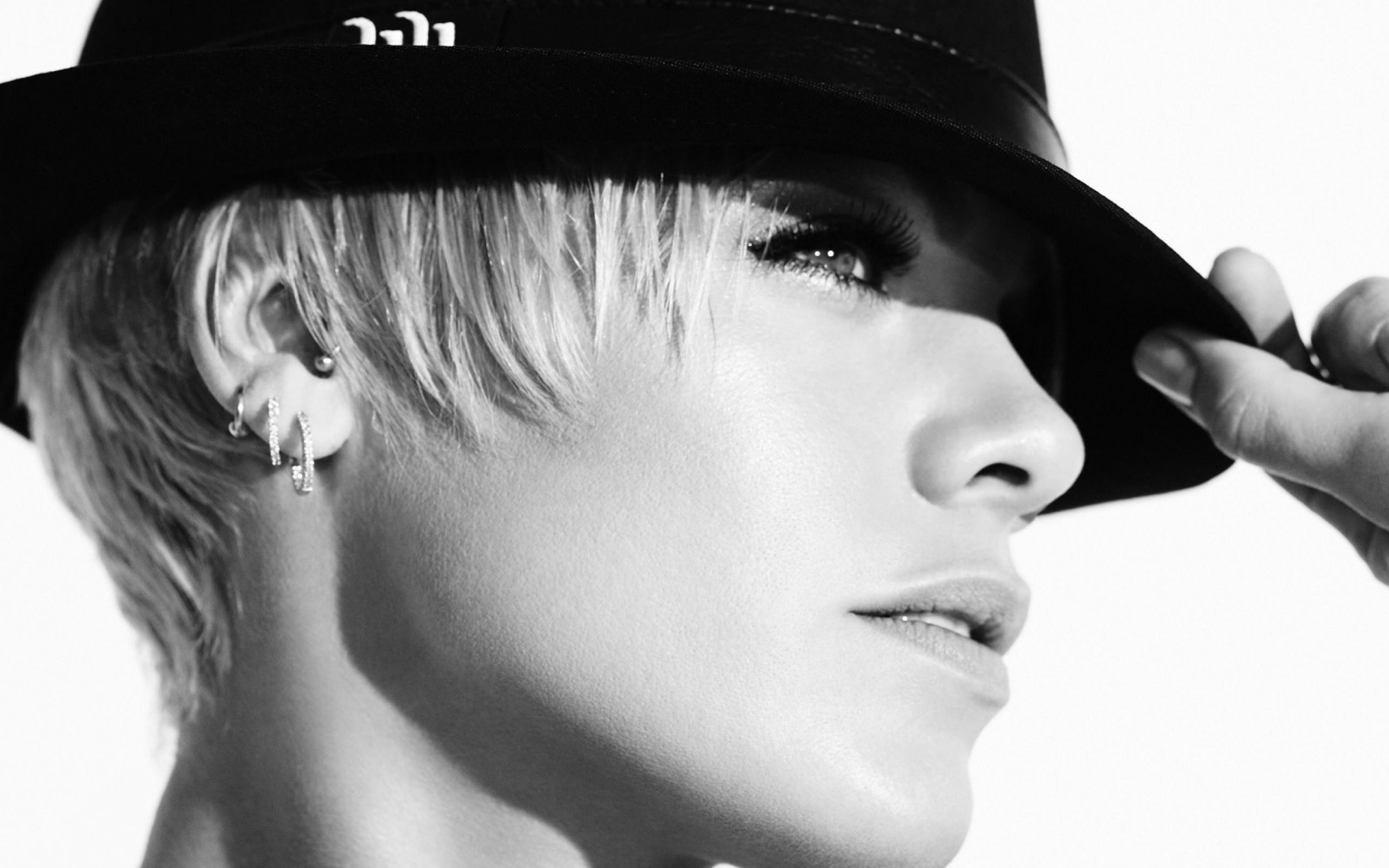 Pink в шляпке