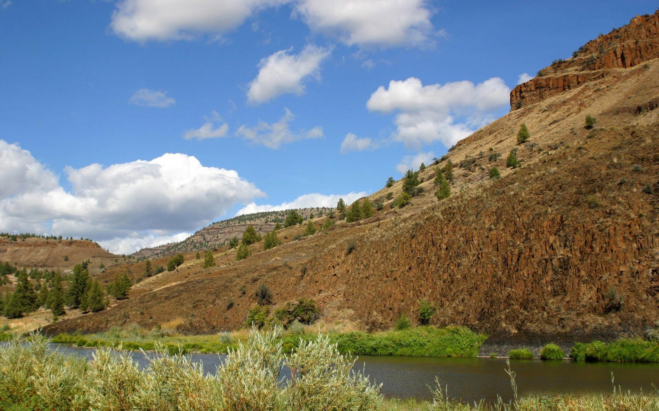 Гора и речка