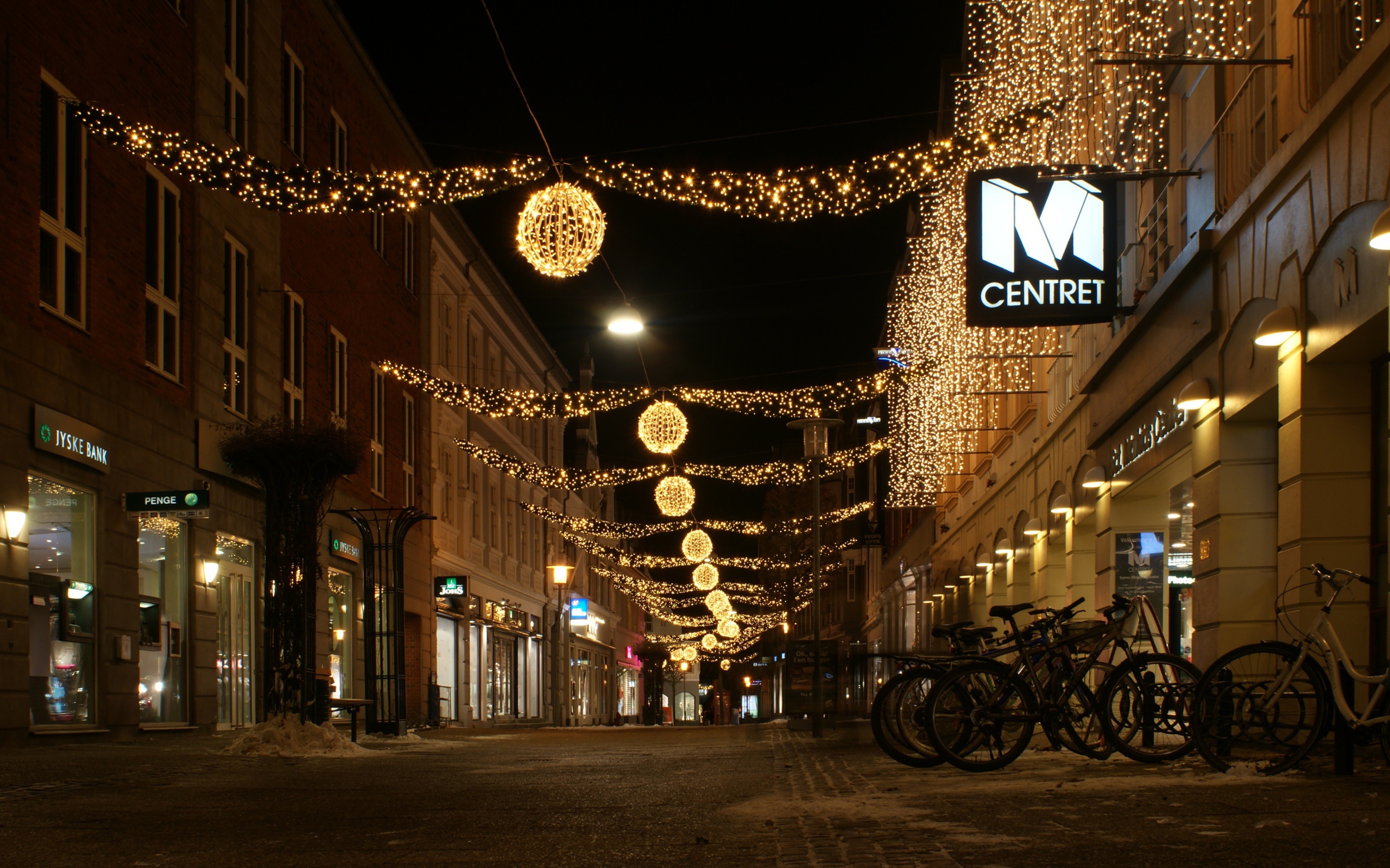 Желтая гирлянда