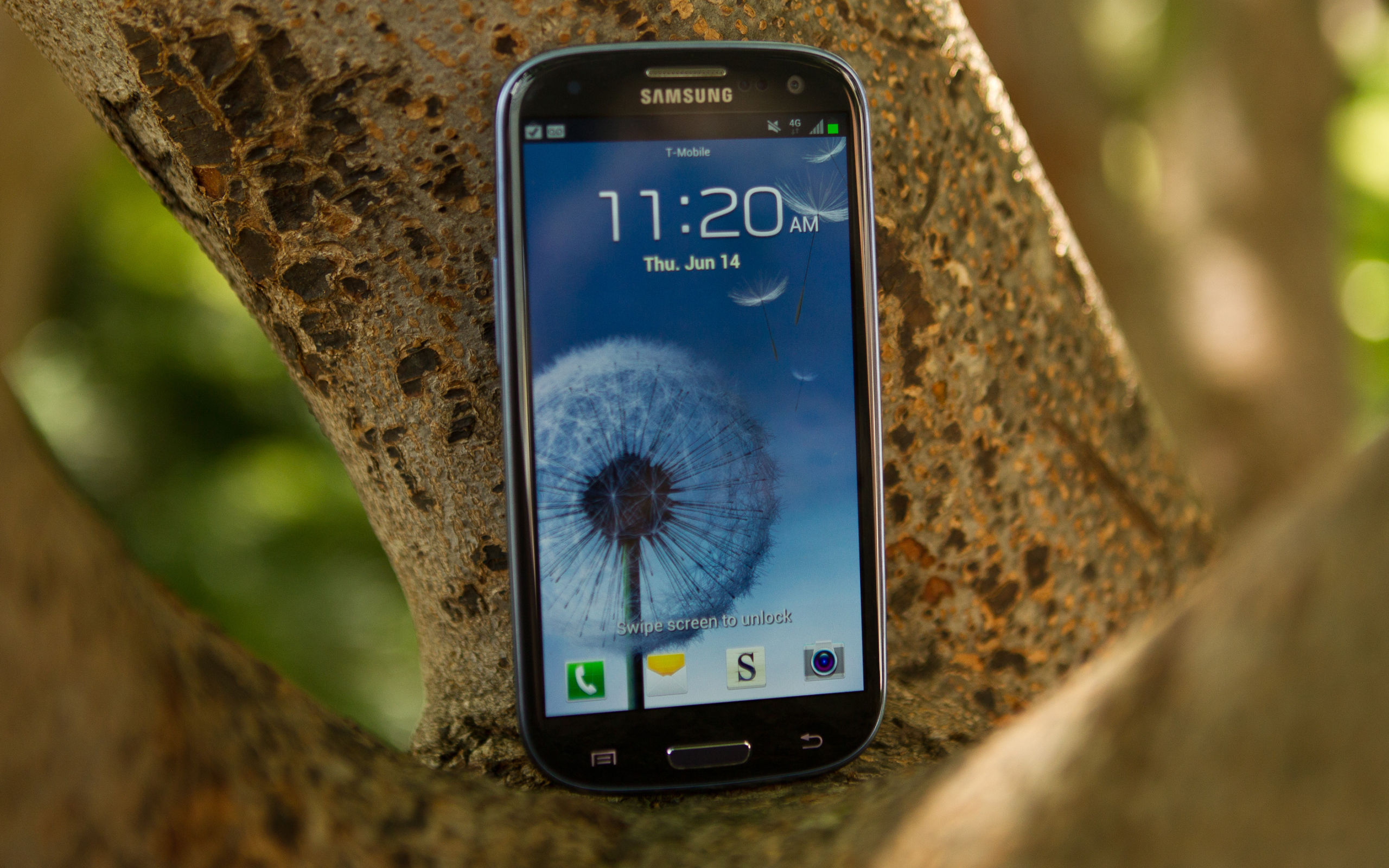 Samsung galaxy s3 замена. Samsung Galaxy s3. Samsung Galaxy s III. Samsung Galaxy s3 2012. Самсунг s3 золотой.