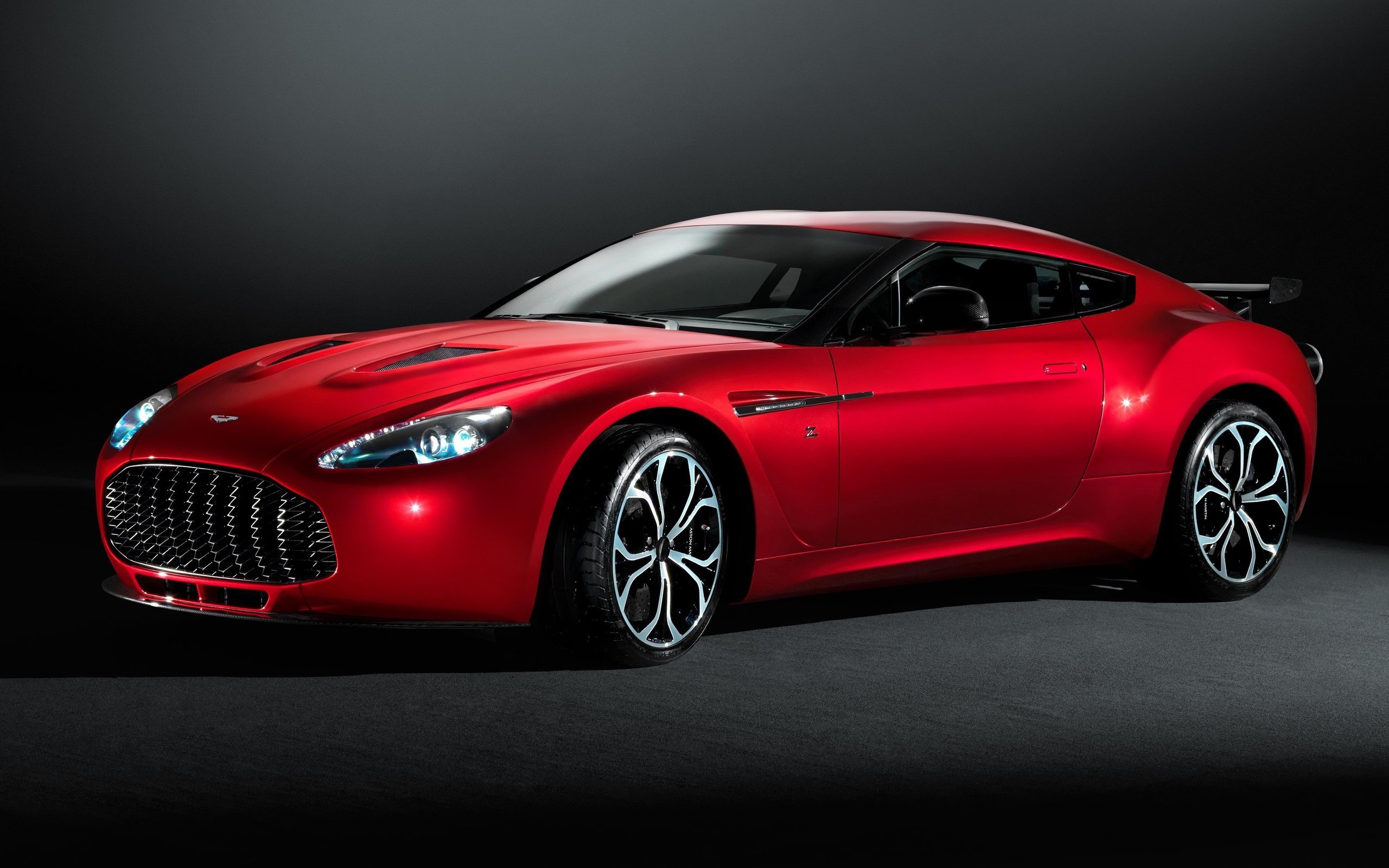 Новый автомобиль Aston Martin zagato
