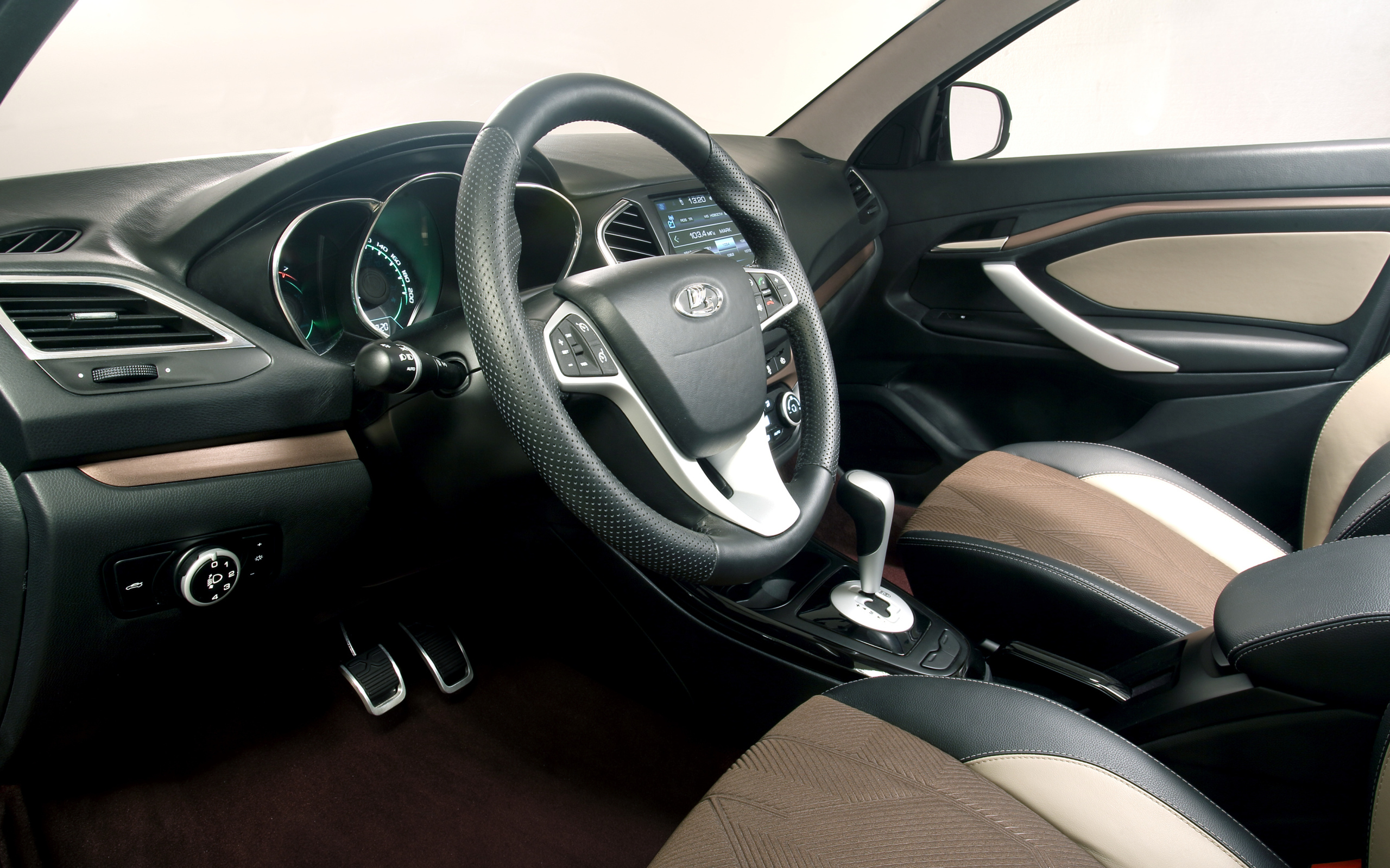 В салоне новой Лады Веста