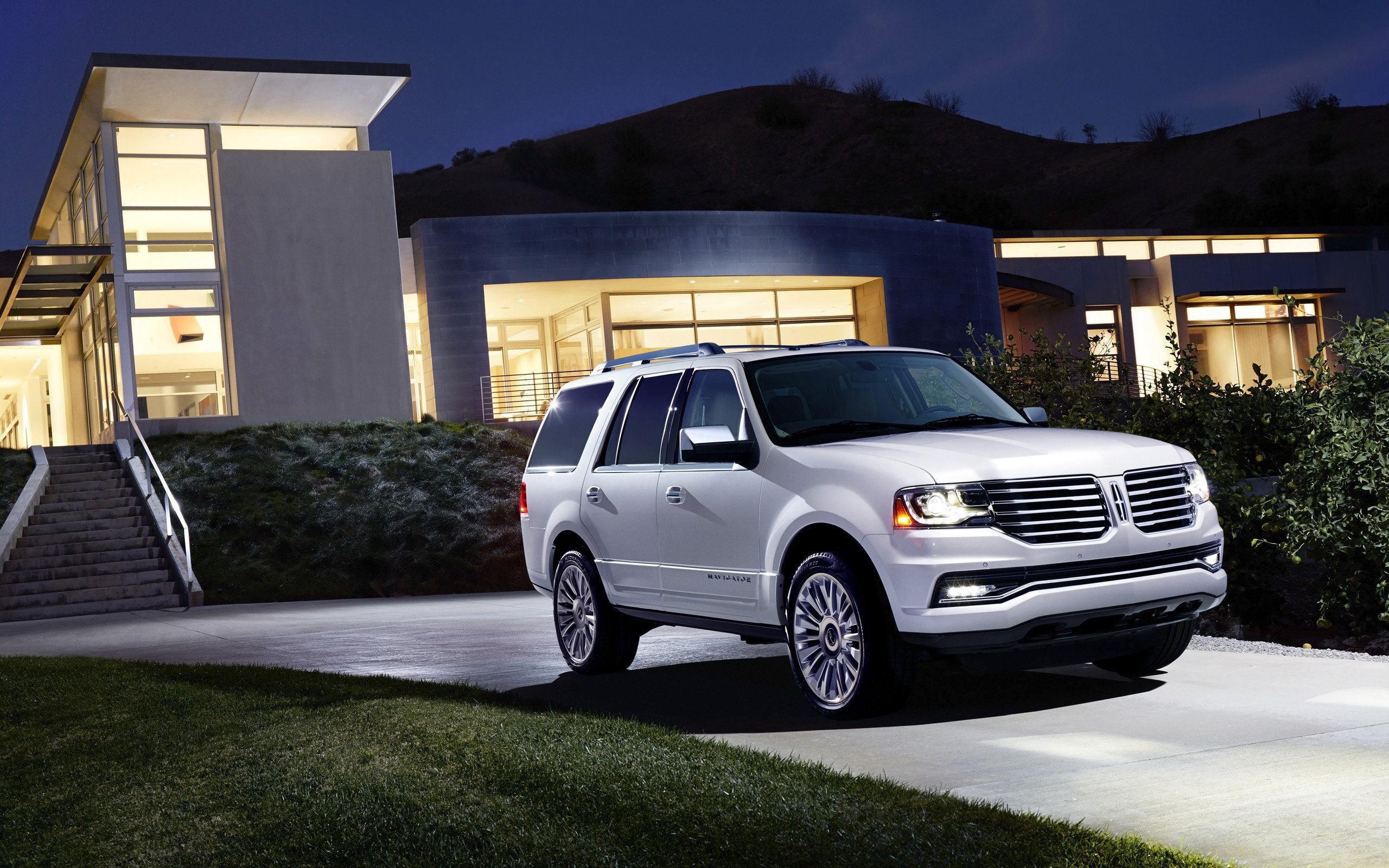 Дизайн автомобиля Lincoln Navigator 2014