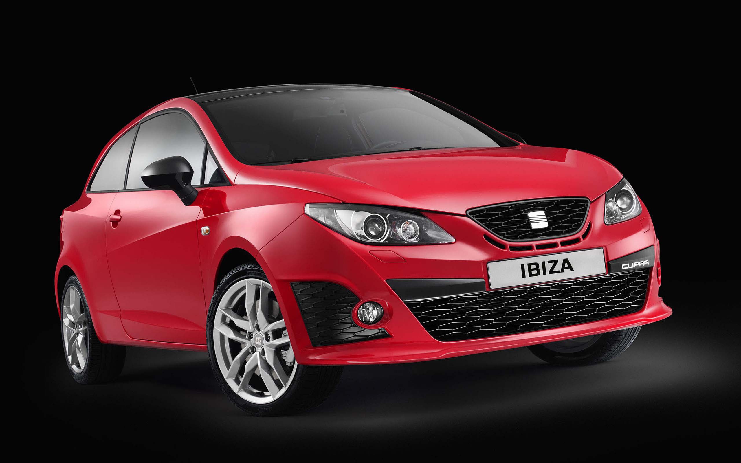 Красивый автомобиль Seat Ibiza