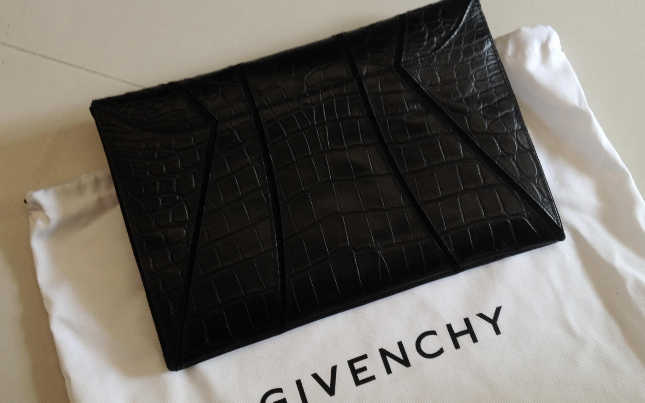 Сумка клатч от Givenchy