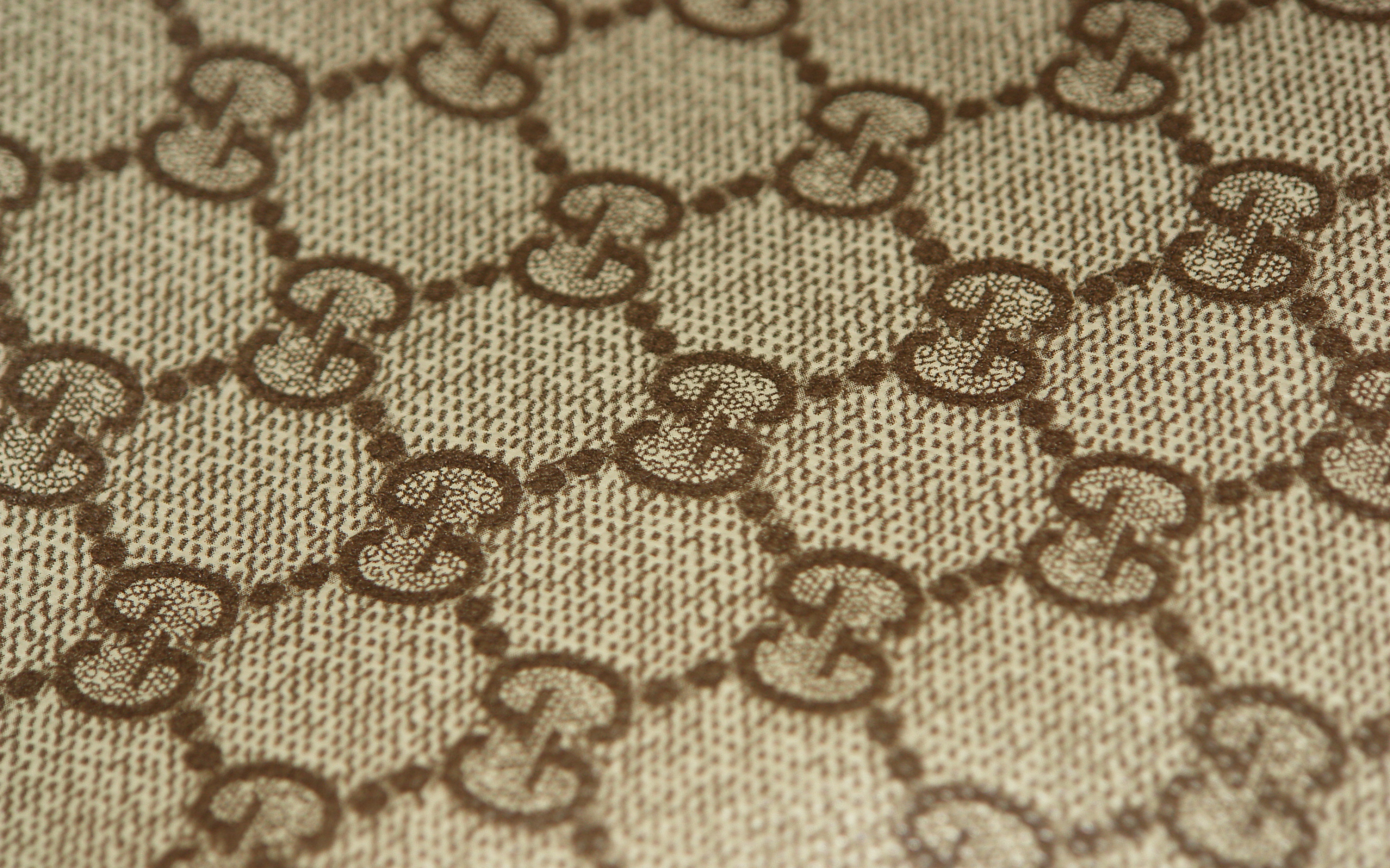 Текстура бренда Gucci