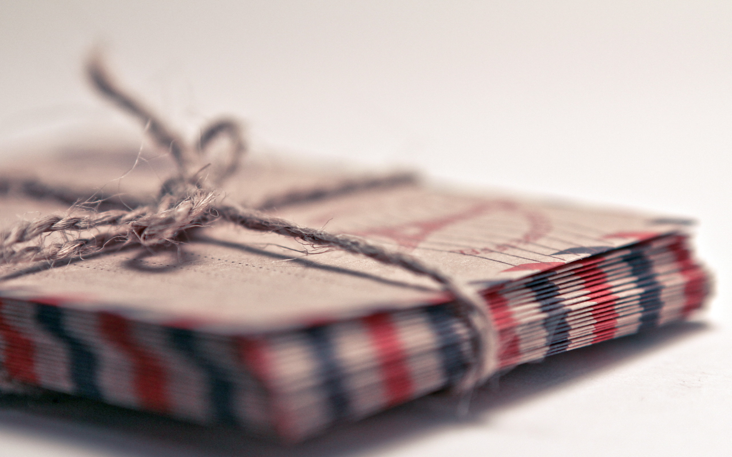 Конверты перевязанные веревкой