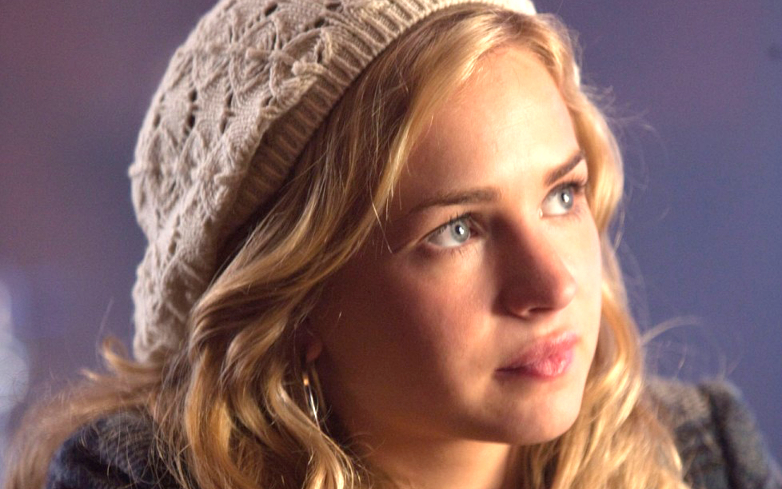 Блондинка Бритт