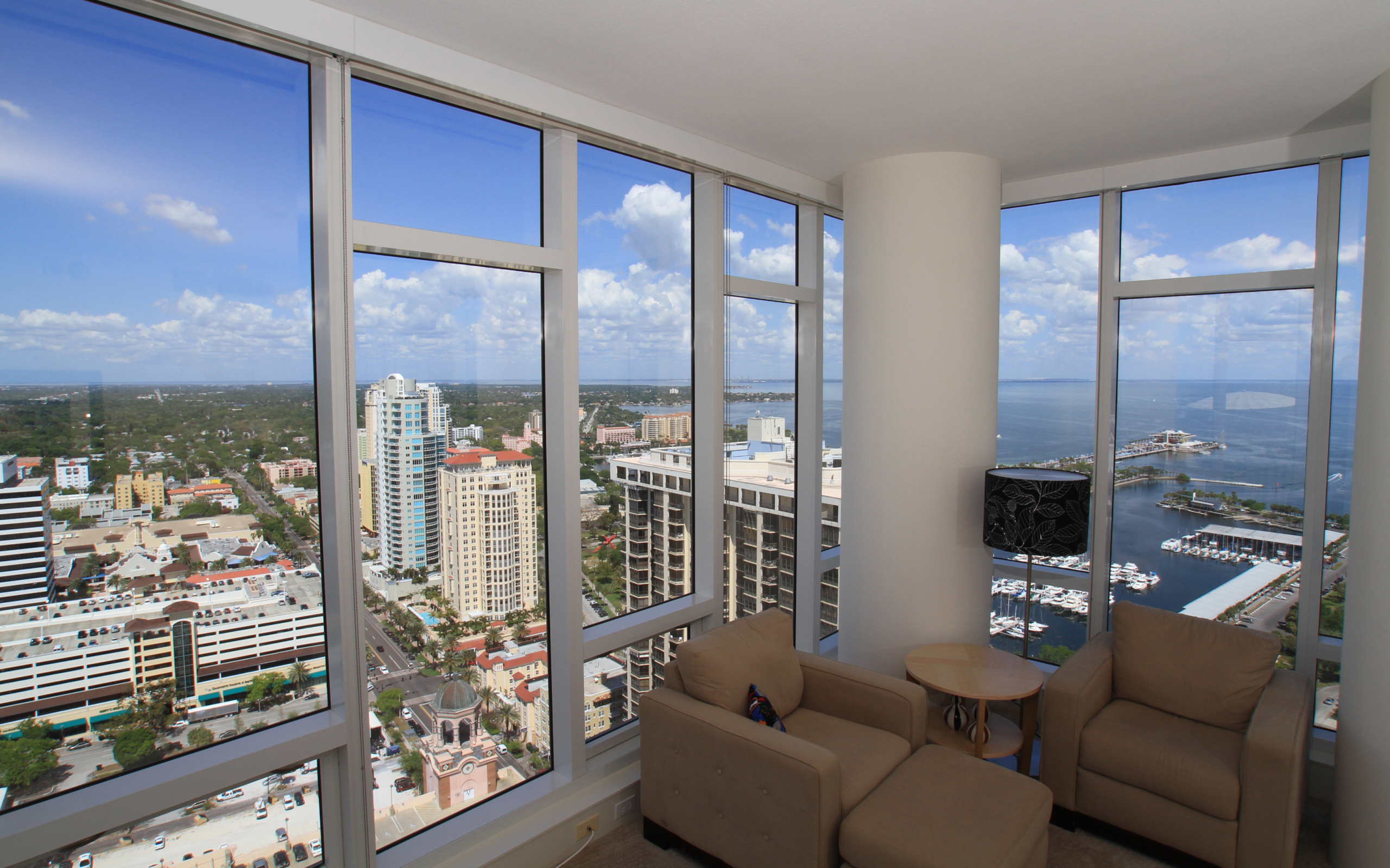 Балкон в городской квартире