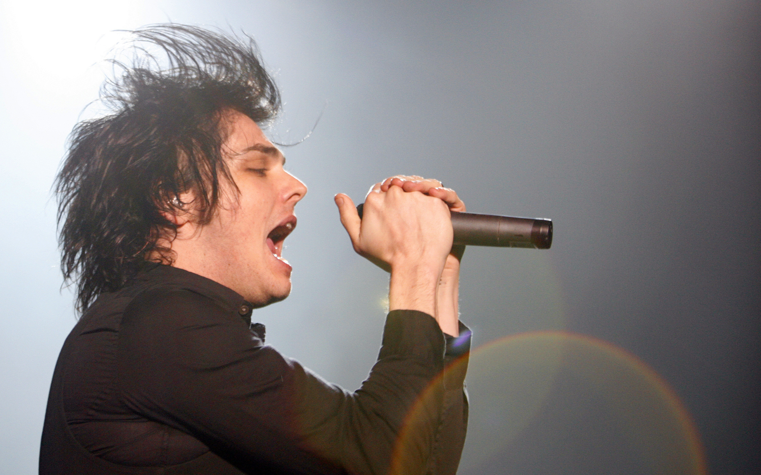 Популярный актер Джерард Уэй