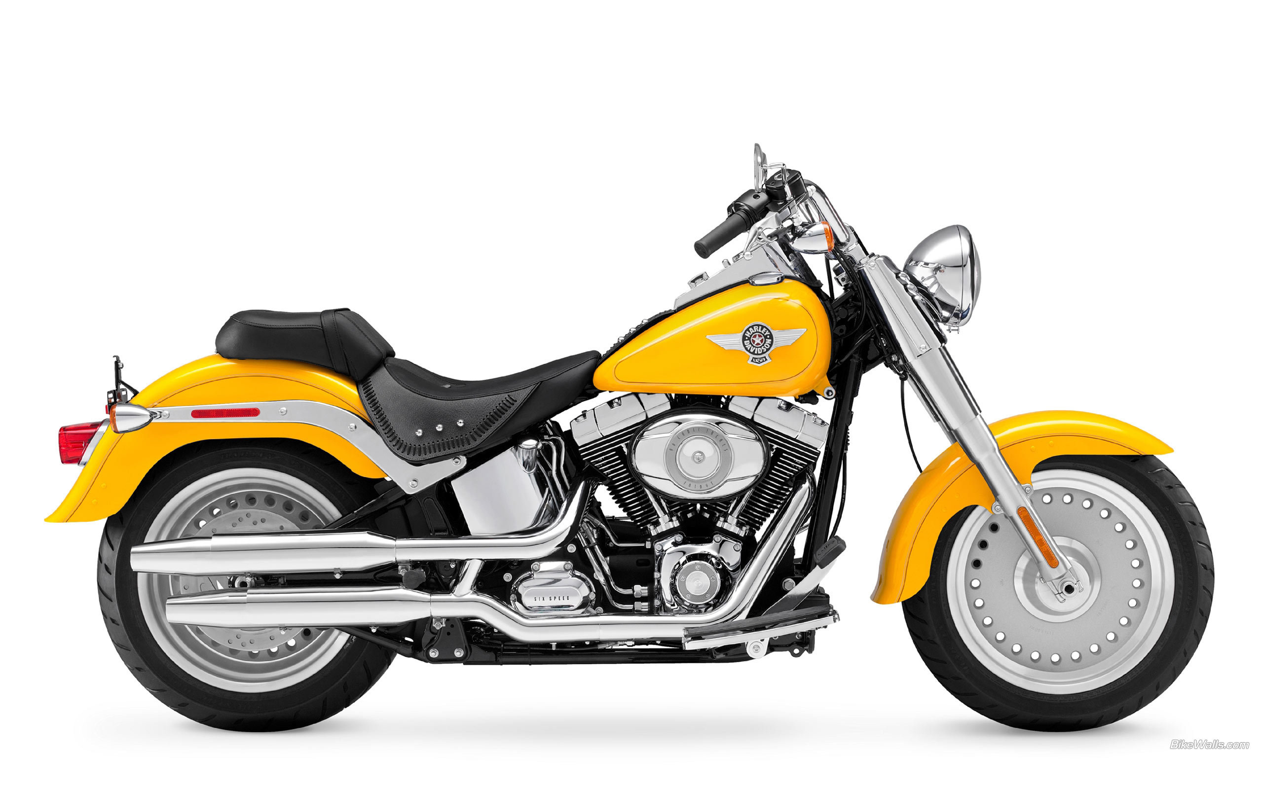Красивый мотоцикл Harley-Davidson Fat Boy