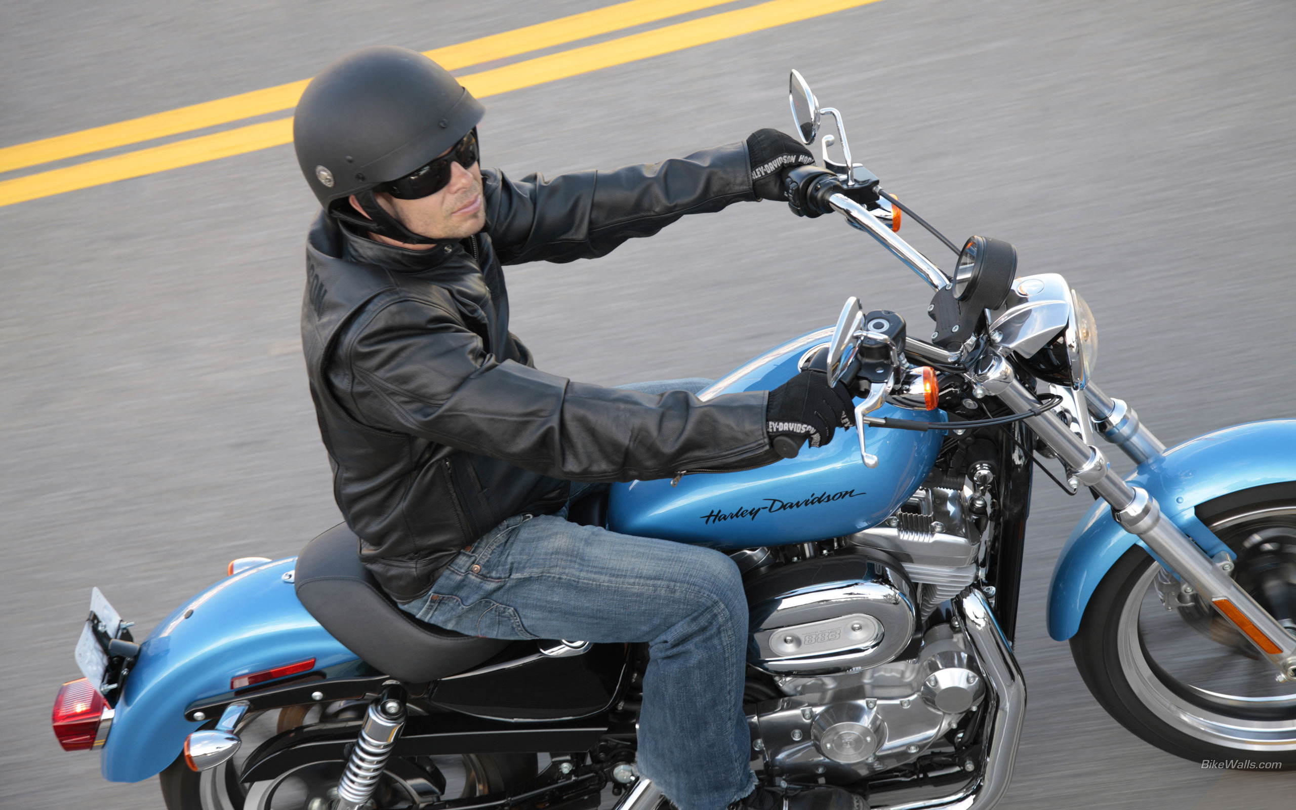 Новый надежный мотоцикл Harley-Davidson XL 883L Sportster