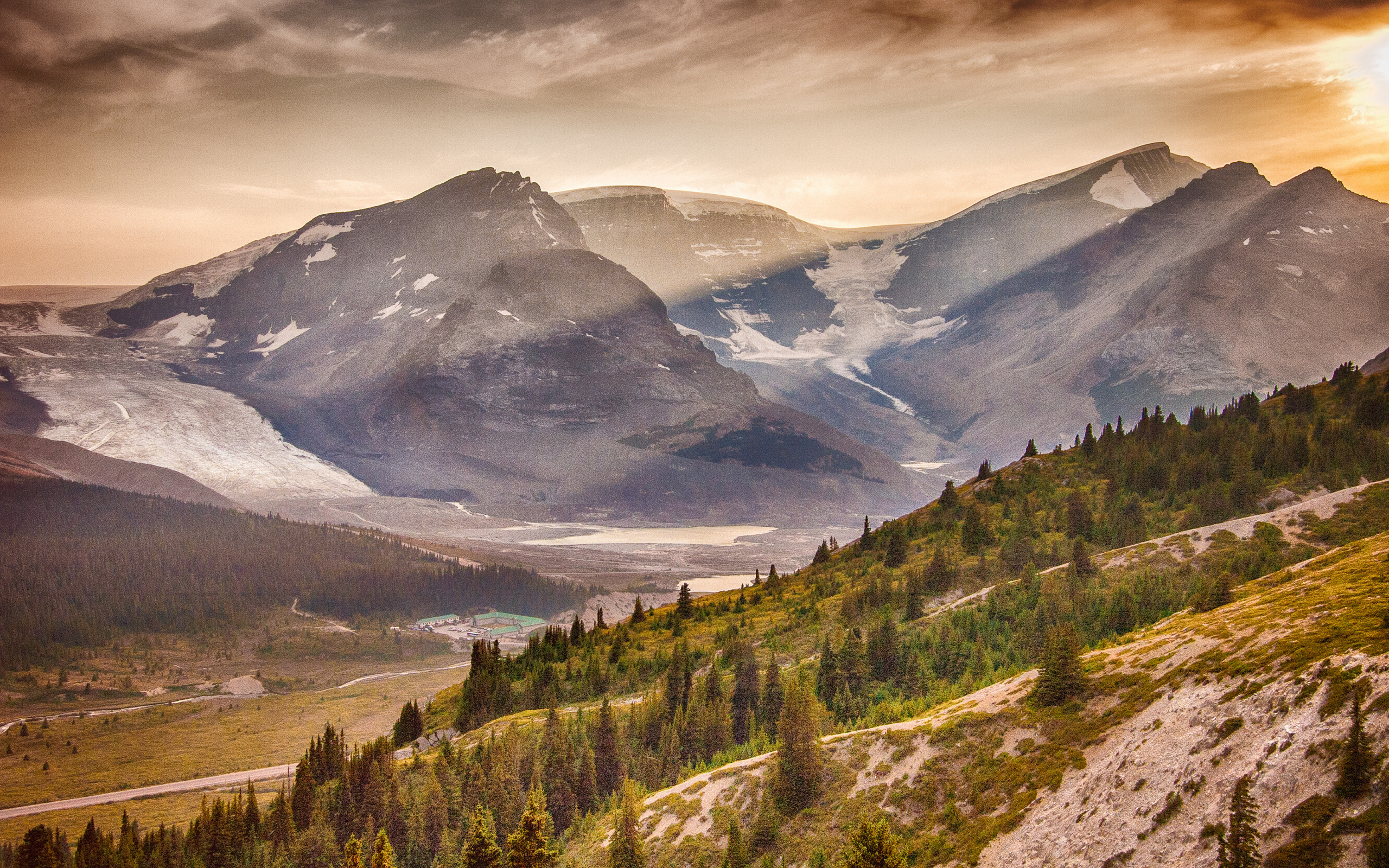 Закат над горами