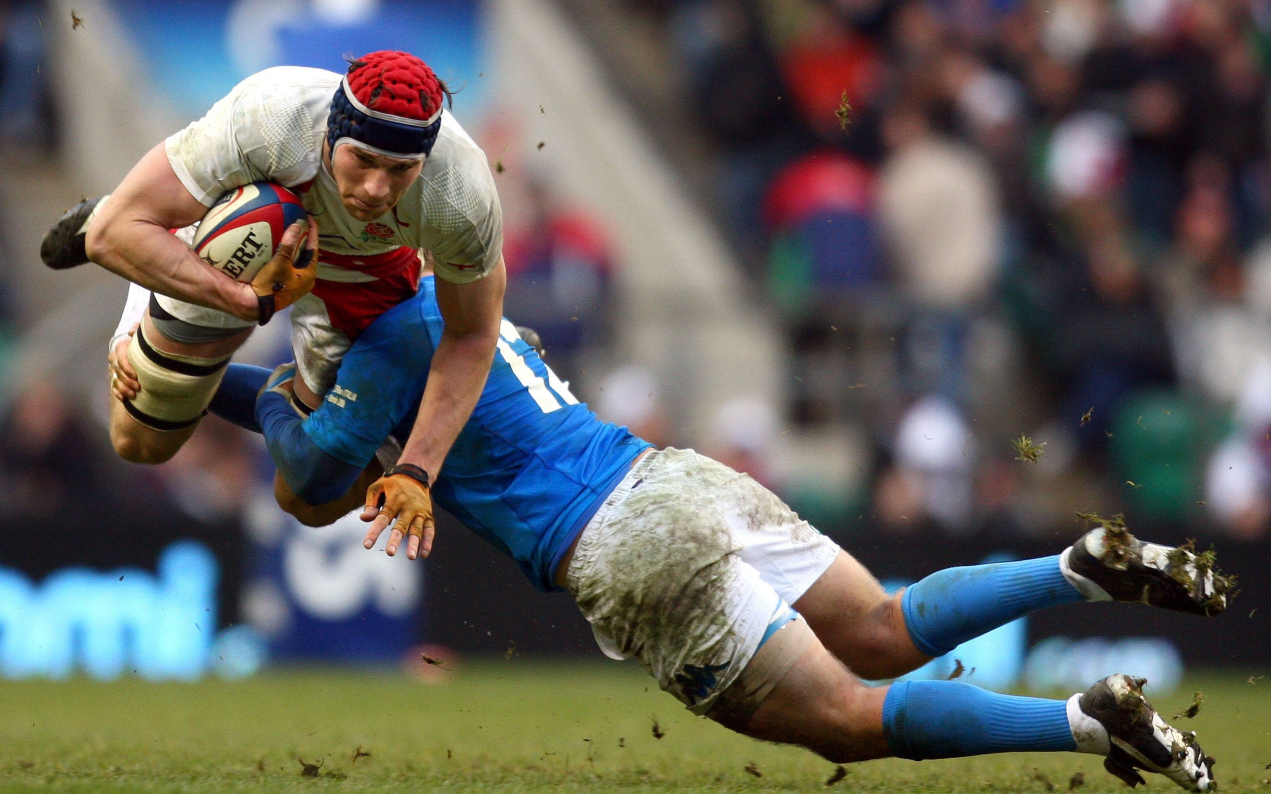 Игра в регби на поле