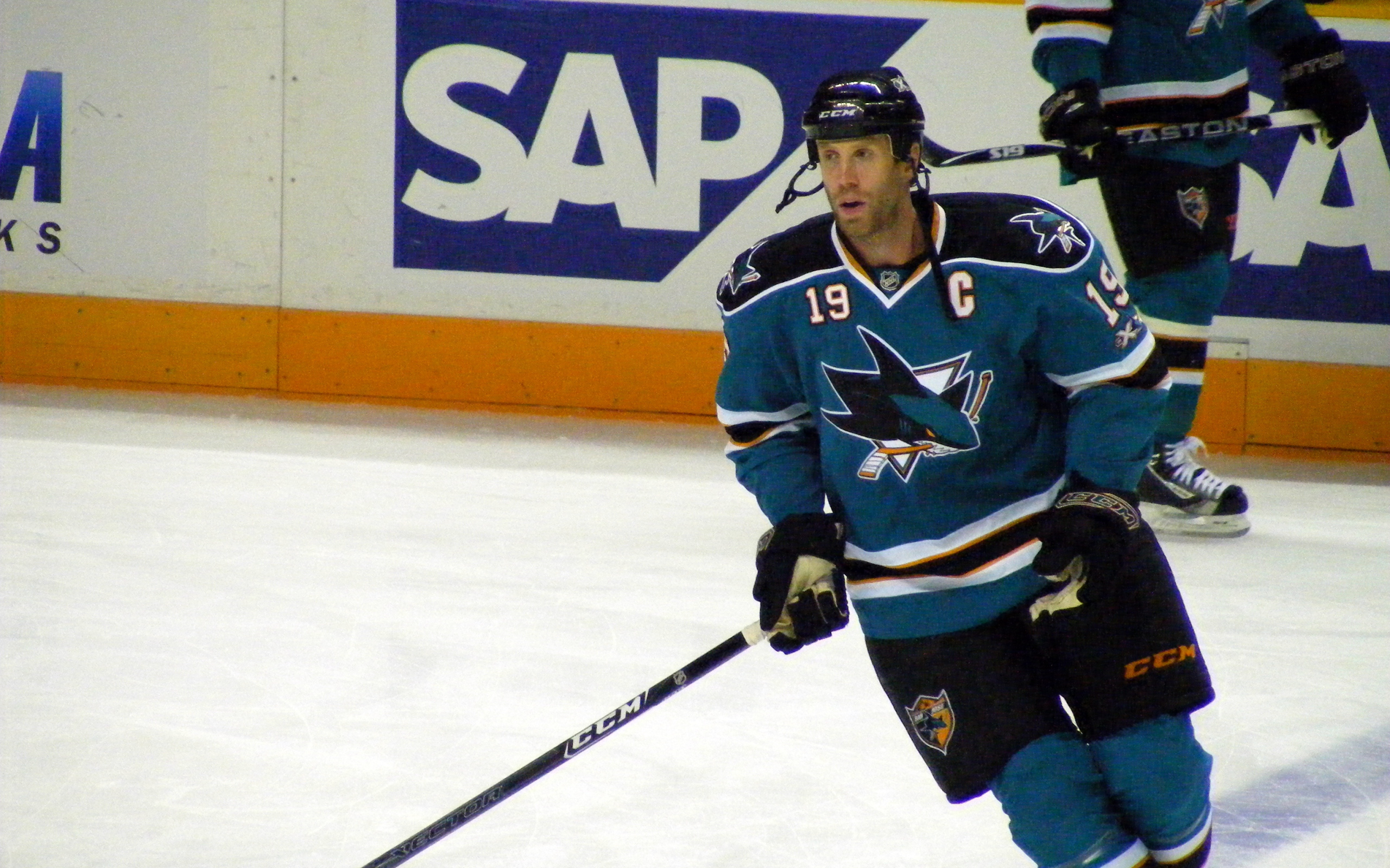 Известный игрок НХЛ Джо Торнтон