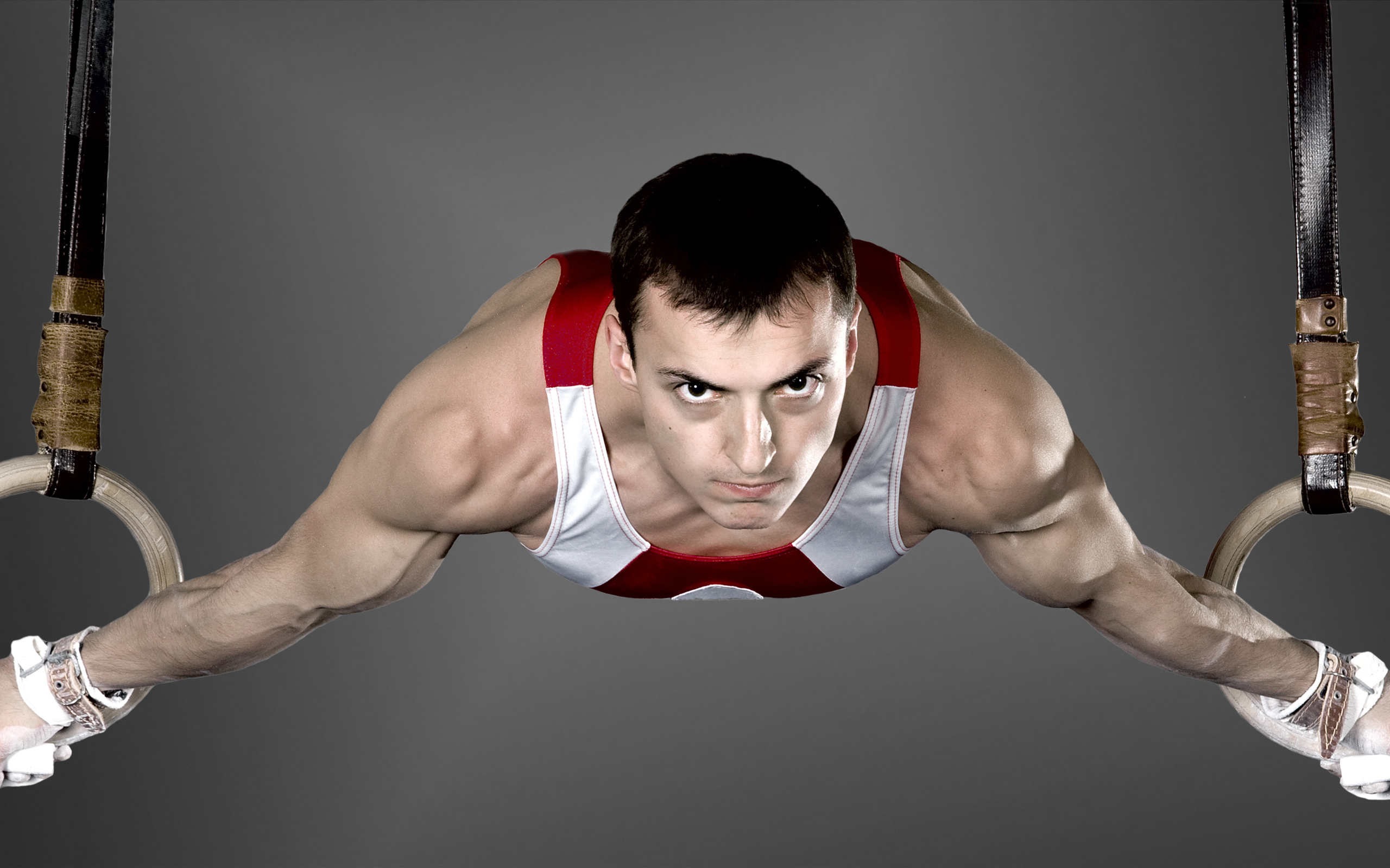 Гимнаст на кольцах