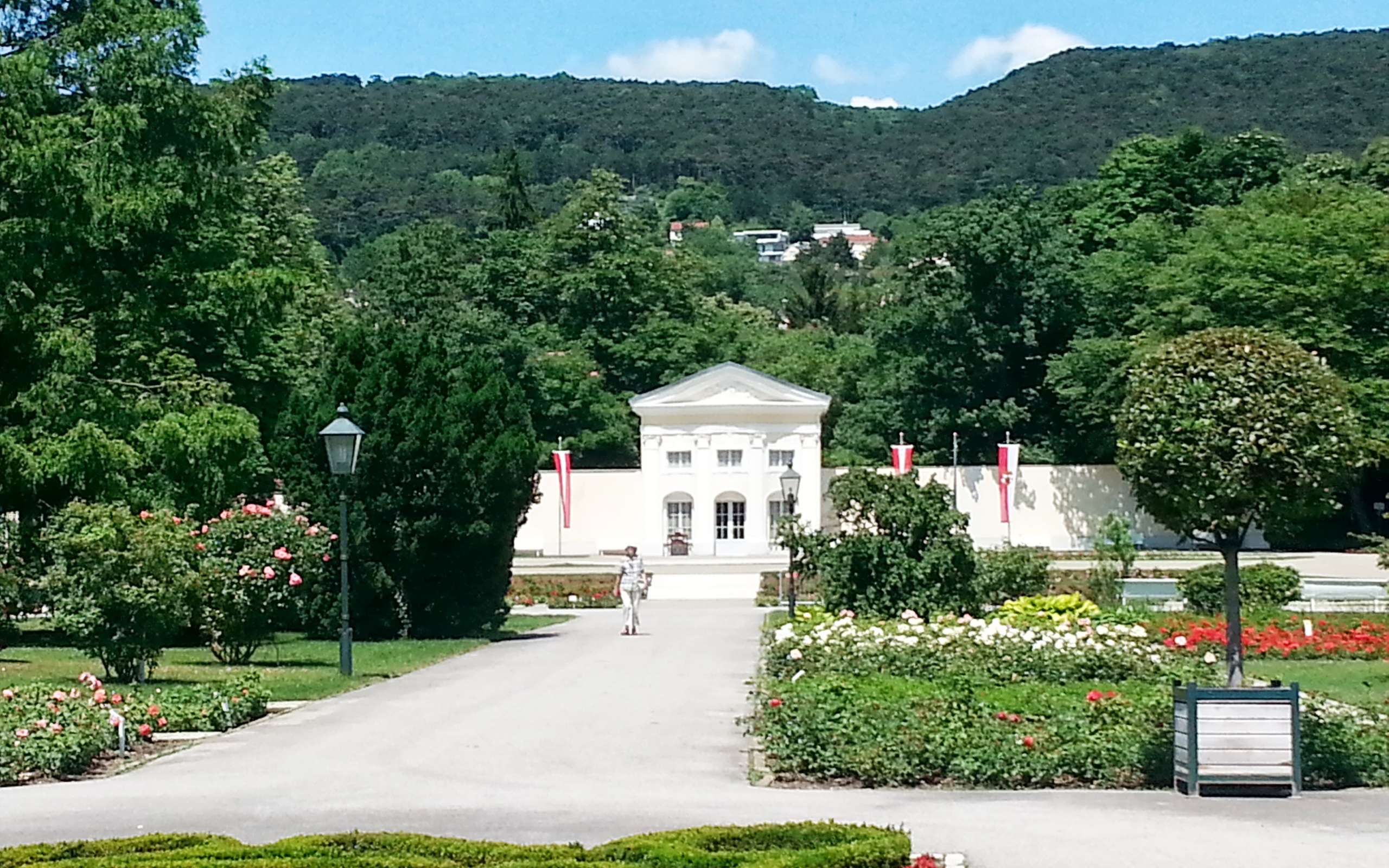 Здание в парке на курорте Баден, Австрия