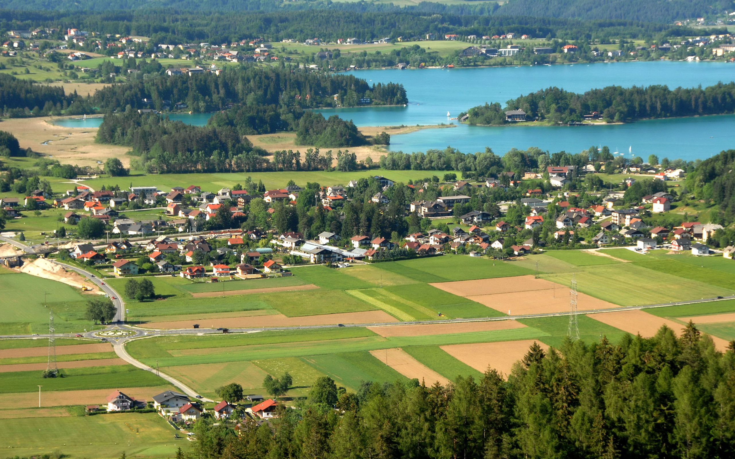 Город на курорте Фаакер-Зее, Австрия