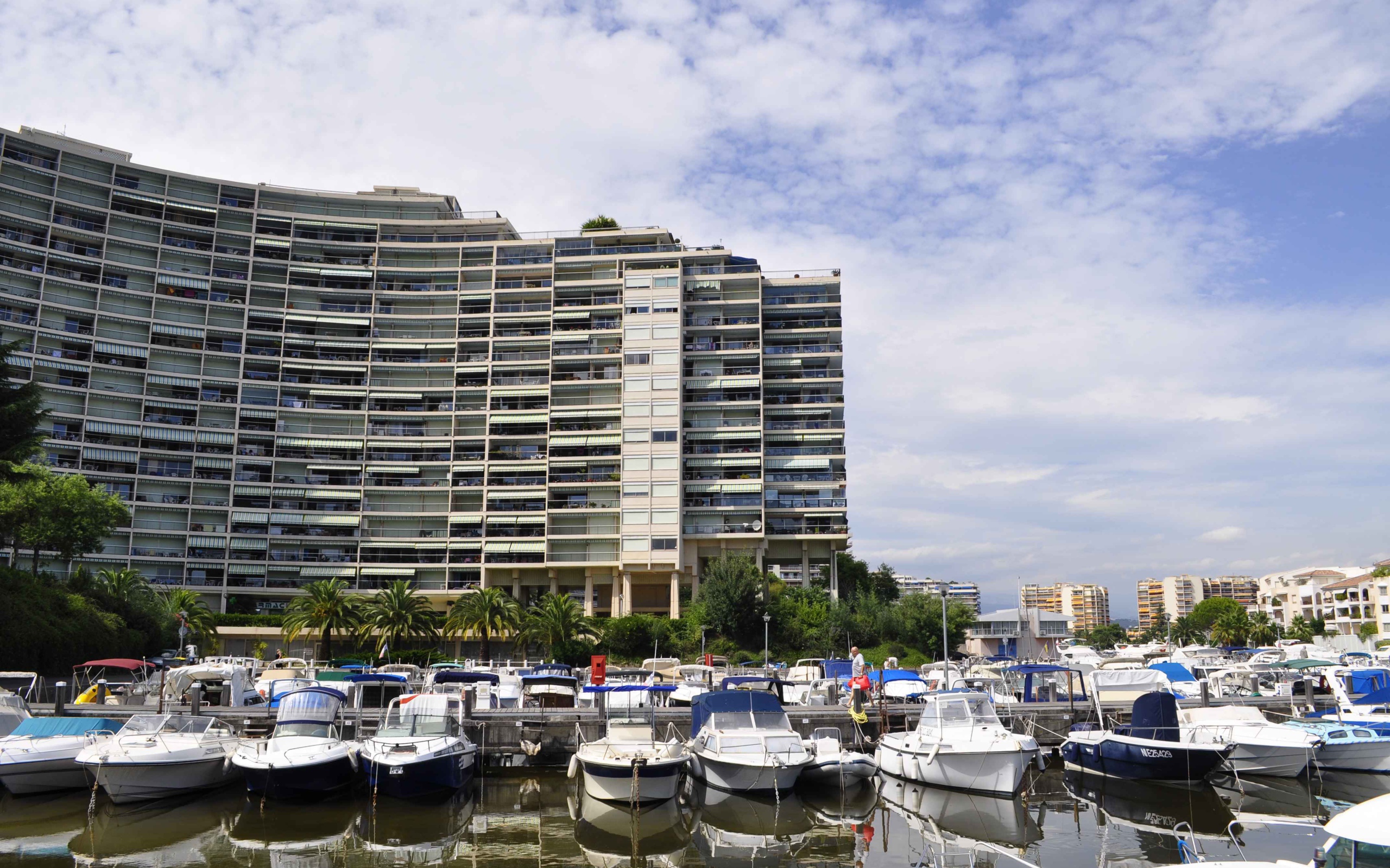 Гостиница на курорте Манделье ля Напуль, Франция