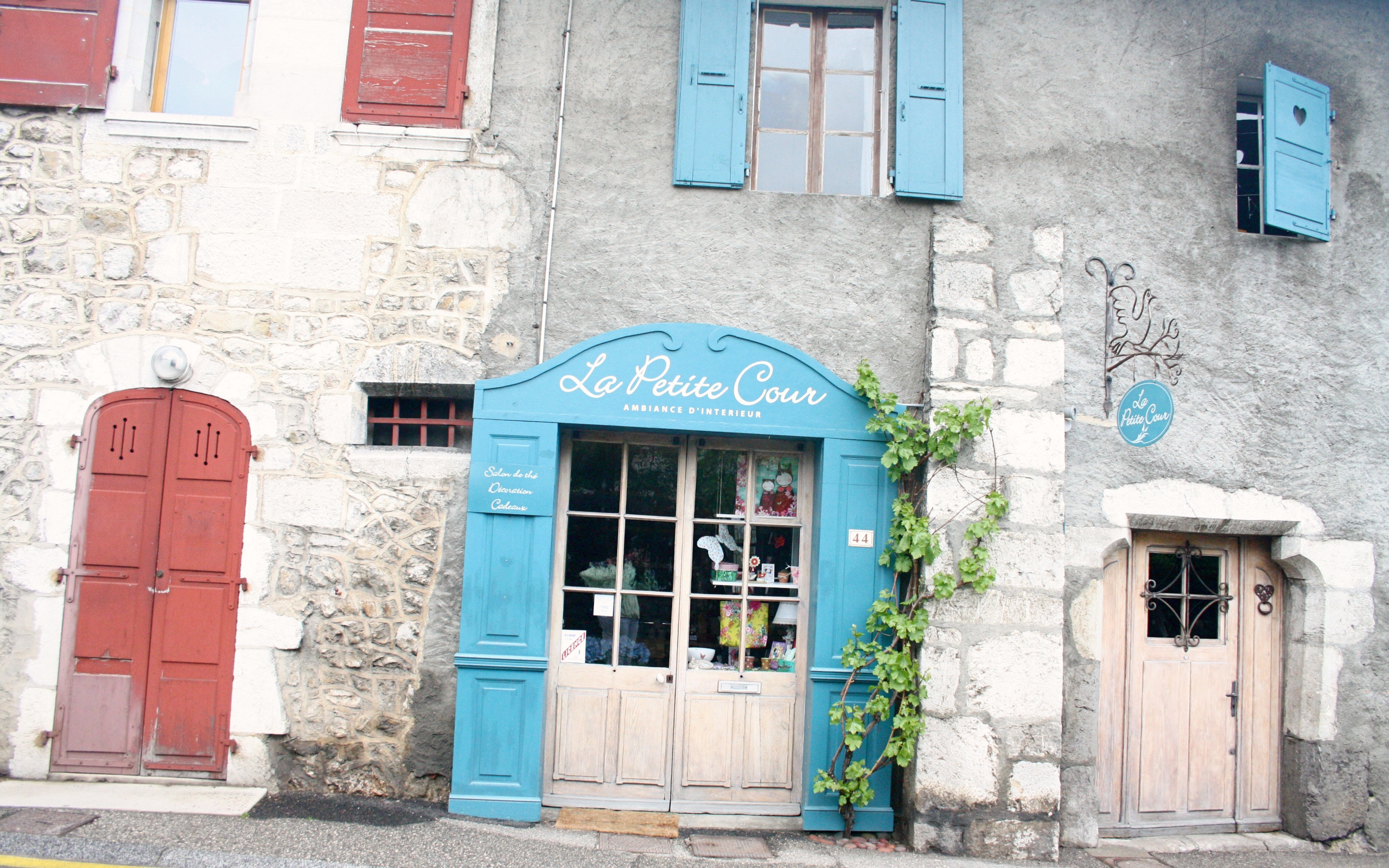 Магазинчик в городе Аннеси, Франция