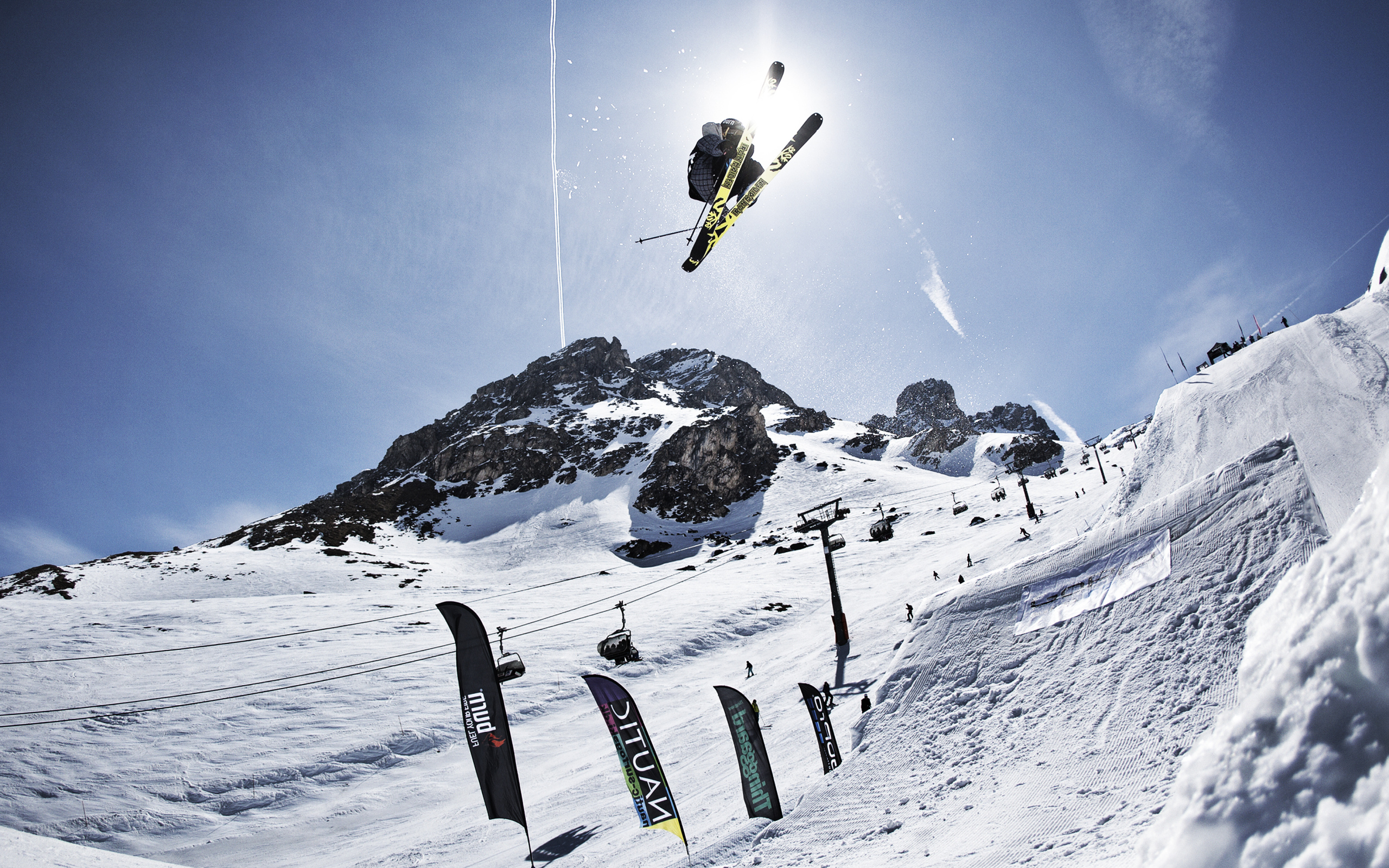 Катание на лыжах на горнолыжном курорте Тинь, Франция