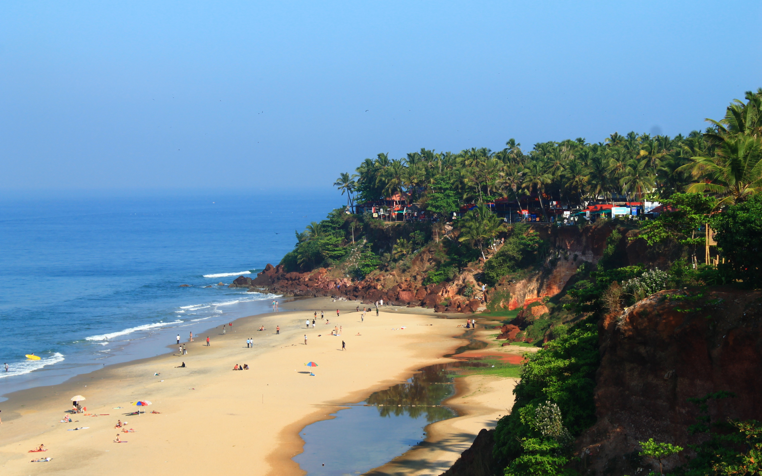 Отдых на пляже в Варкале