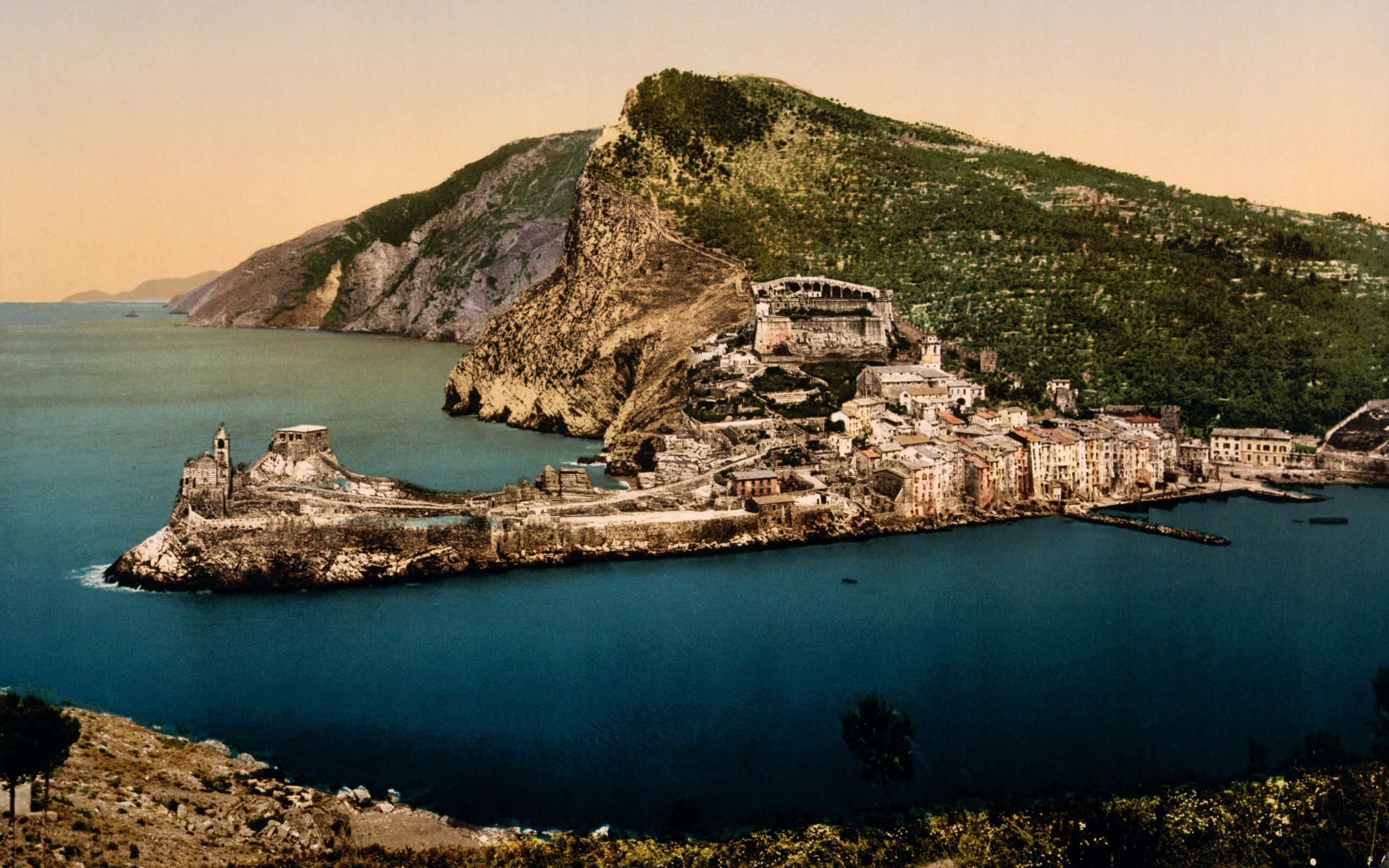 Тихая гавань на побережье в Лигурии, Италия