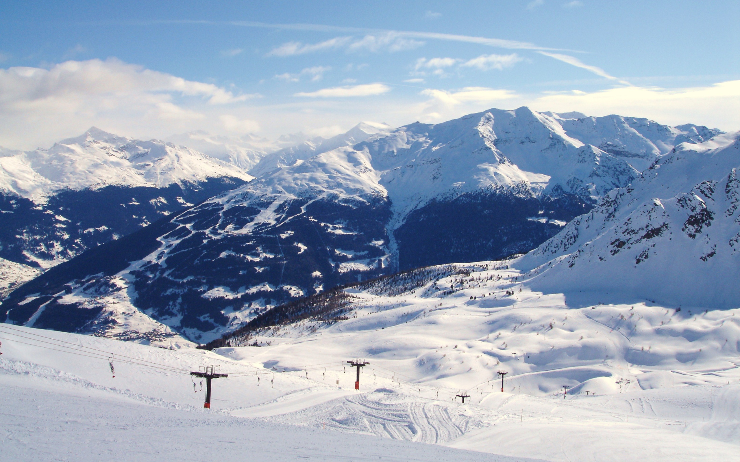 Горнолыжный спуск на курорте в Бормио, Италия