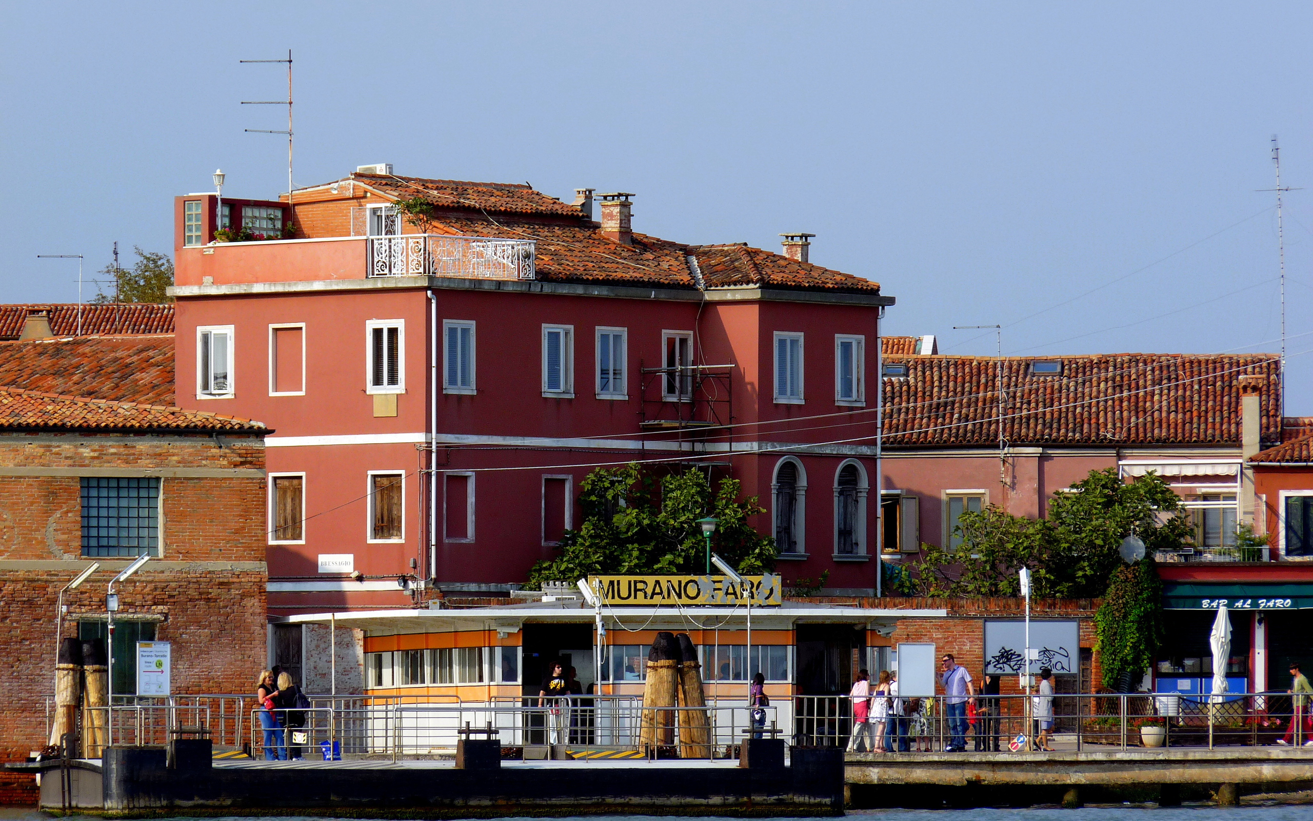 Набережная на острове Мурано, Италия