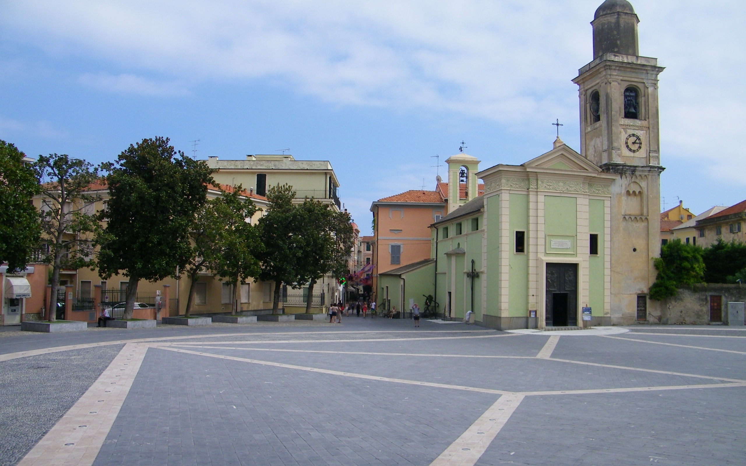 Главная площадь в Лоано, Италия
