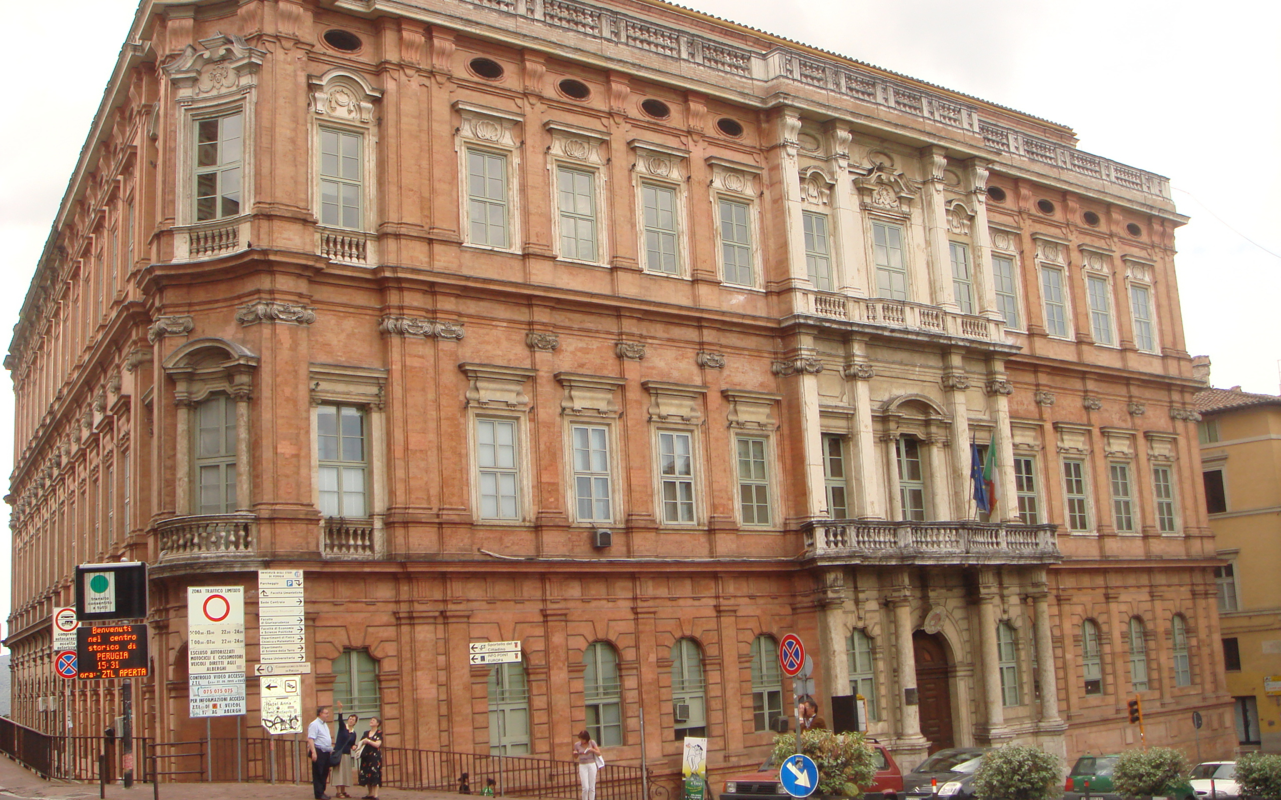 Университет в Перудже, Италия