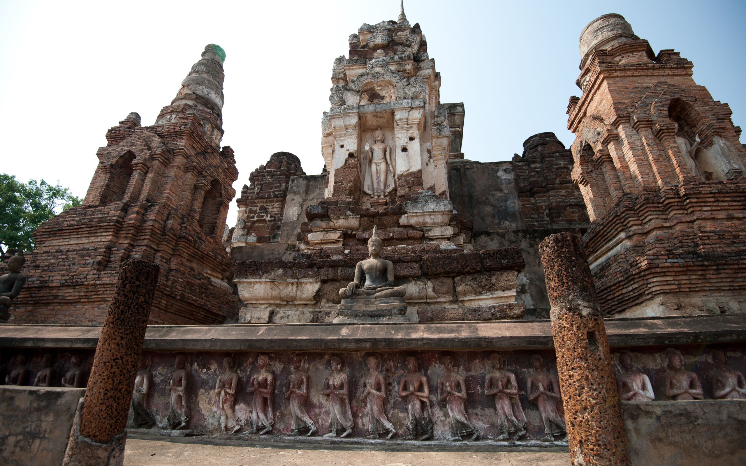 Древний храм на курорте Лопбури, Таиланд