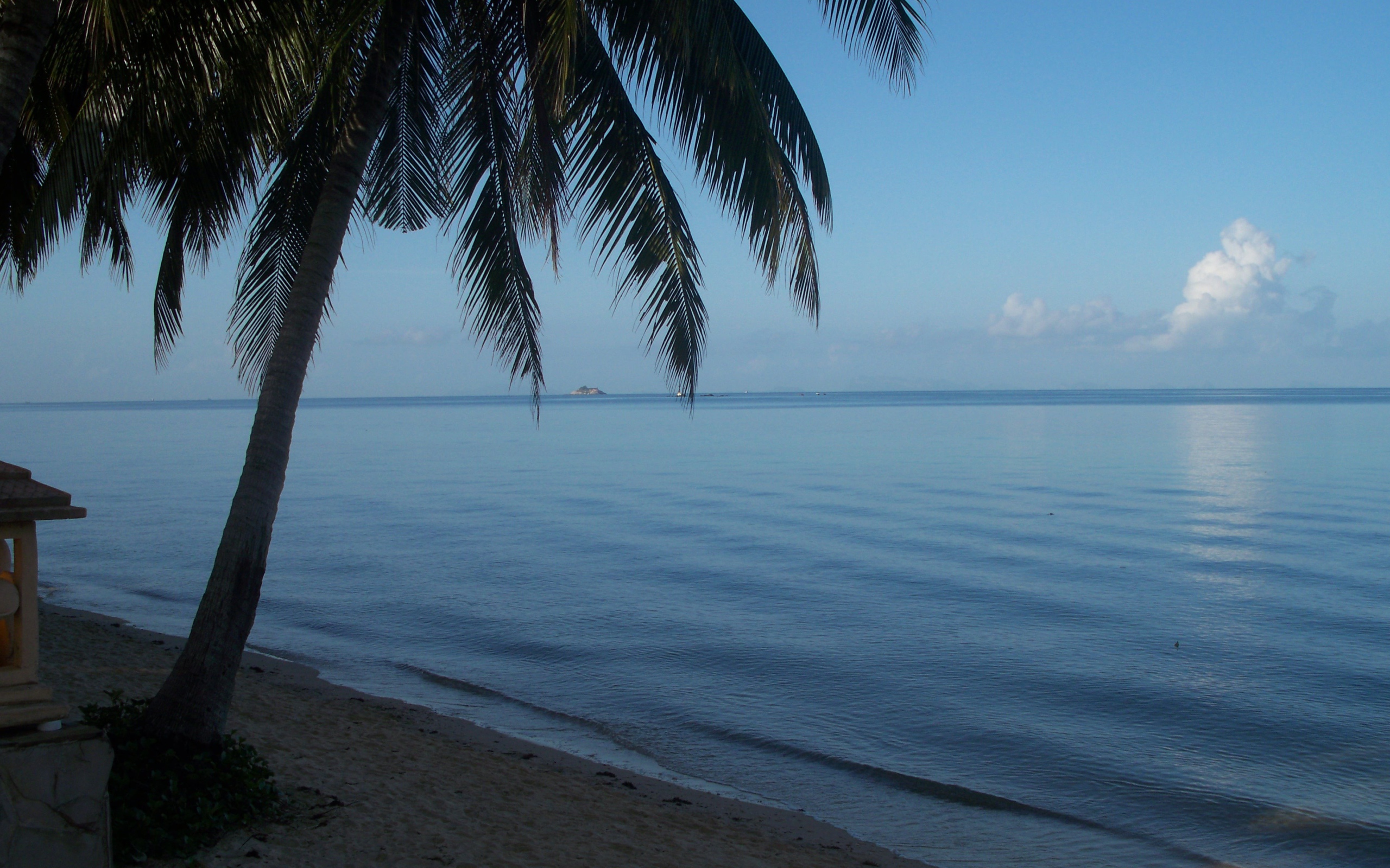 Волны прибоя на острове Панган, Таиланд