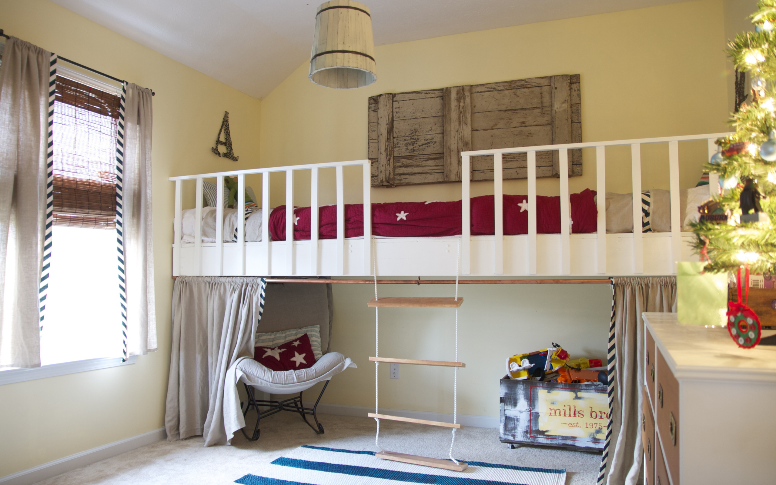 Рождественское оформление детской 