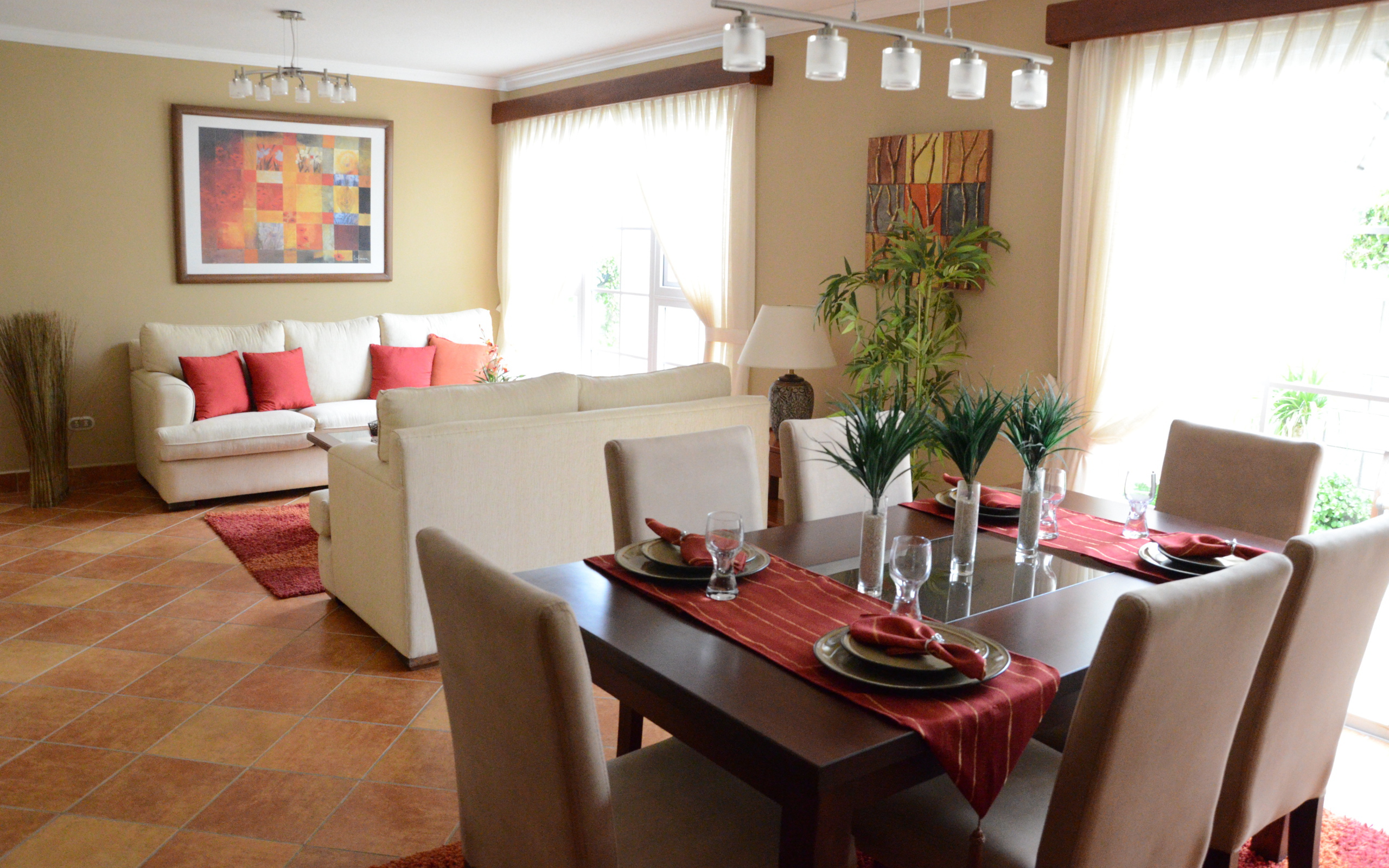 Столовая в большой комнате