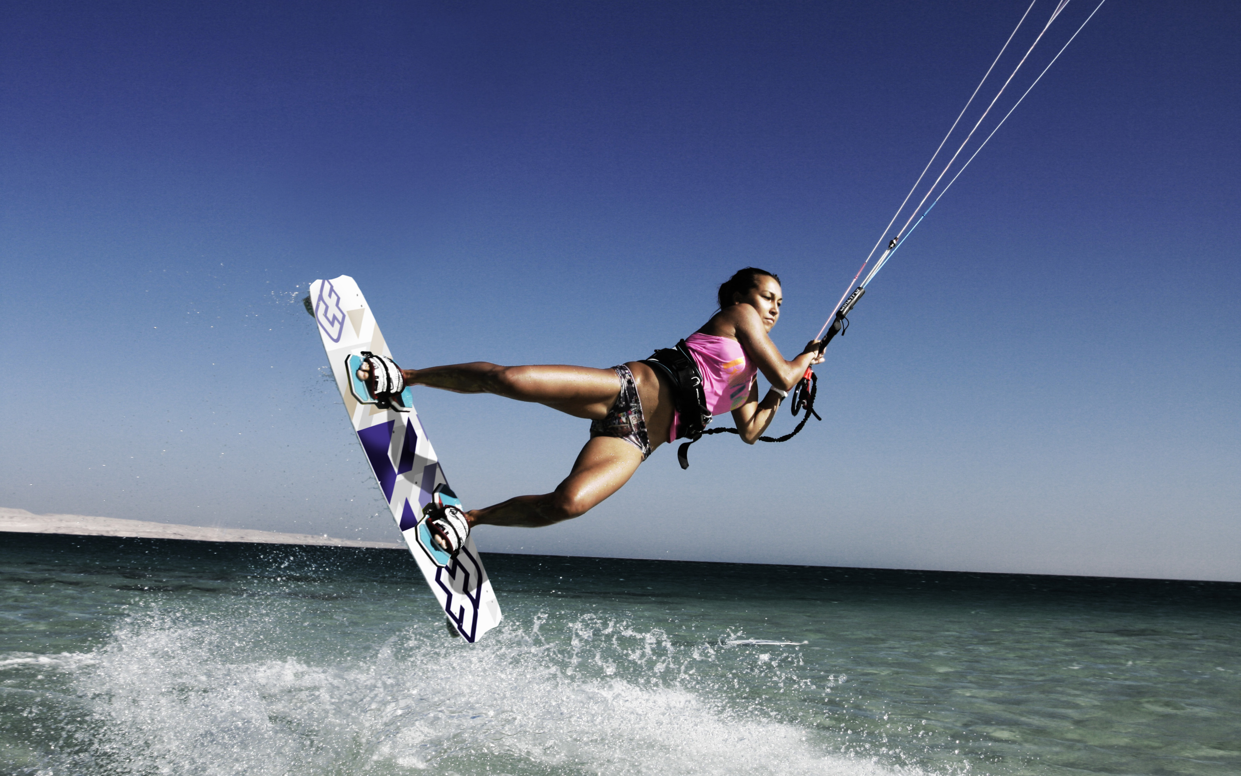 Девушка заниматься кайтингом