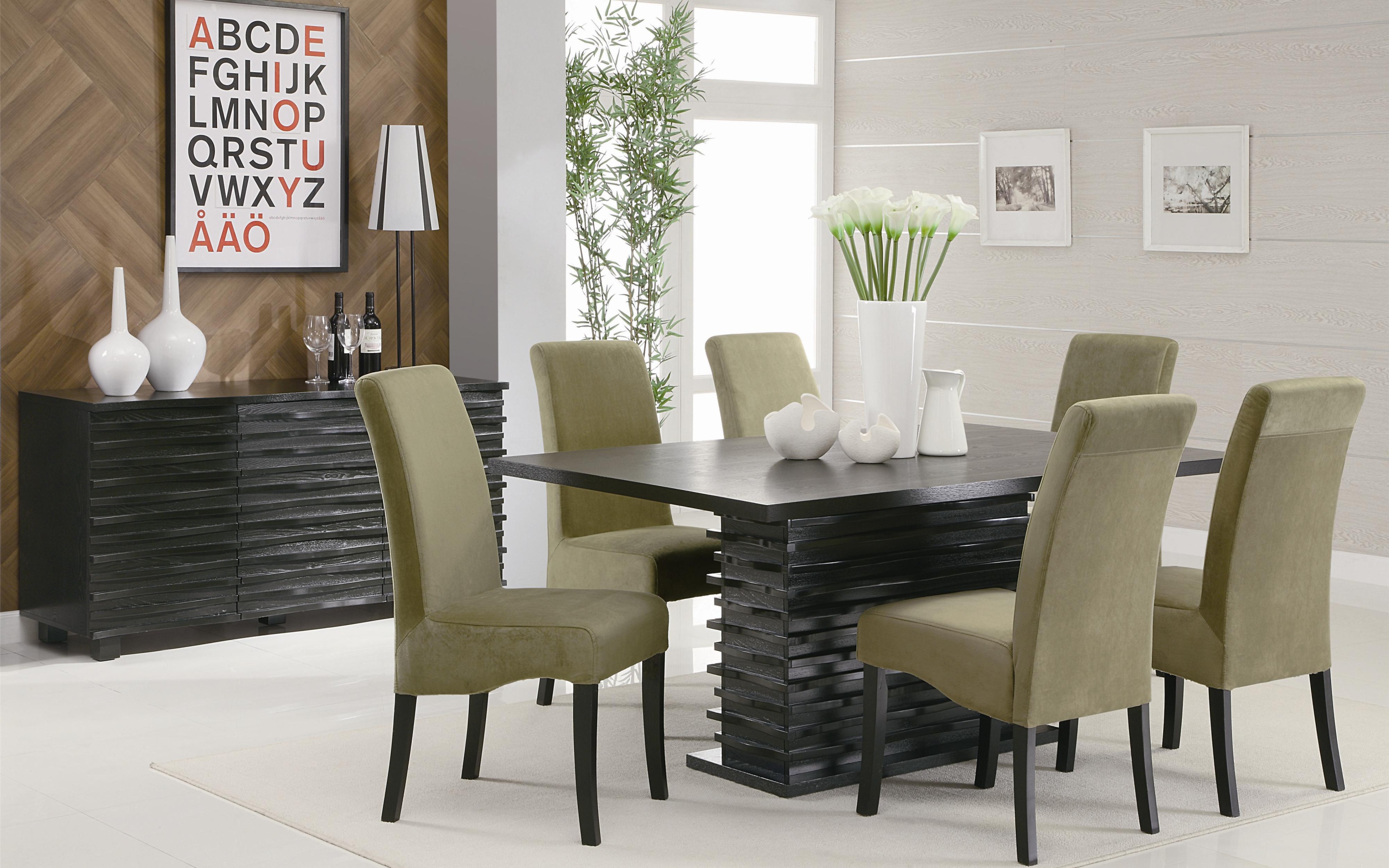 Азбука на стене в столовой