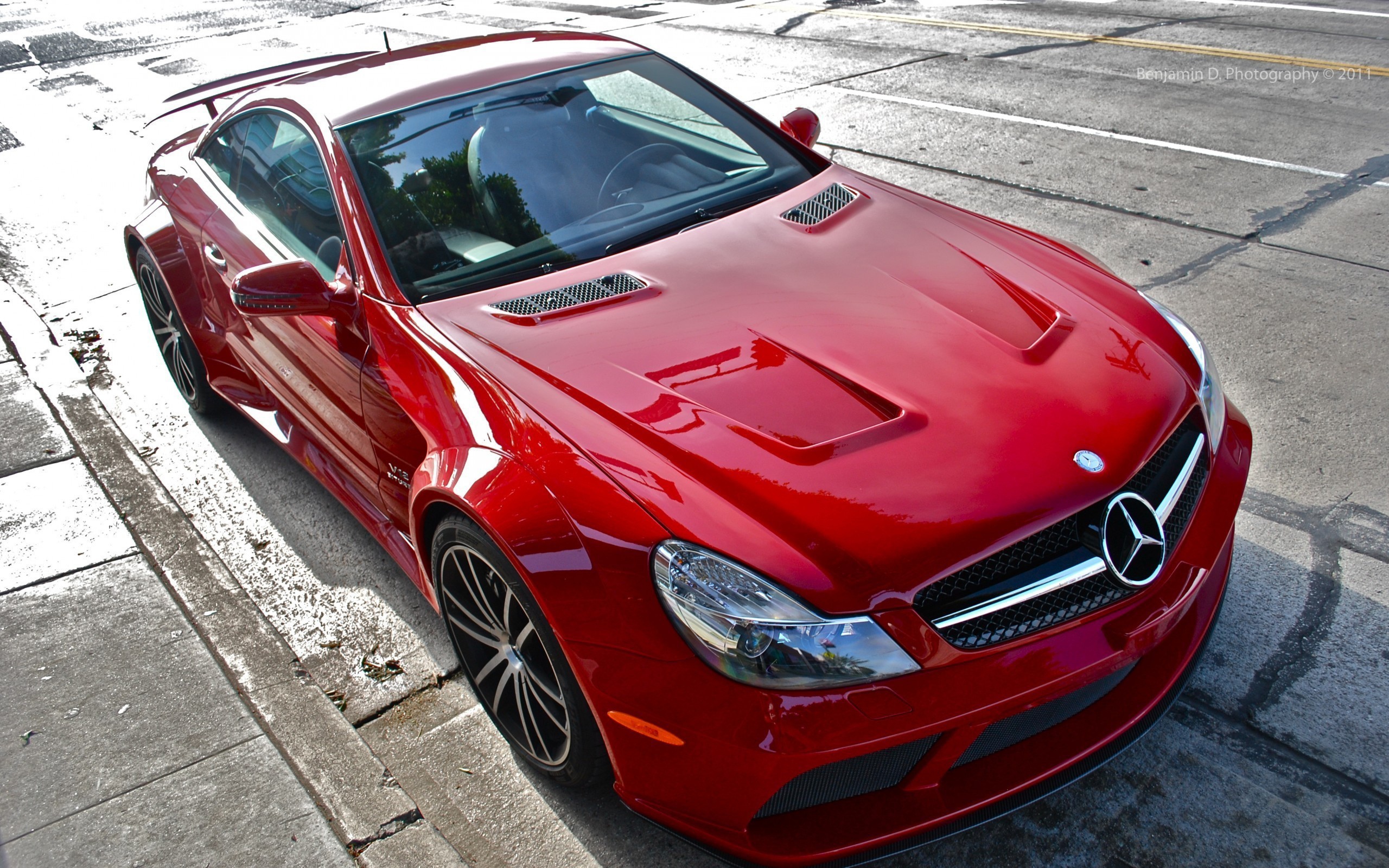 Великолепный красный Mercedes-Benz SL65 AMG