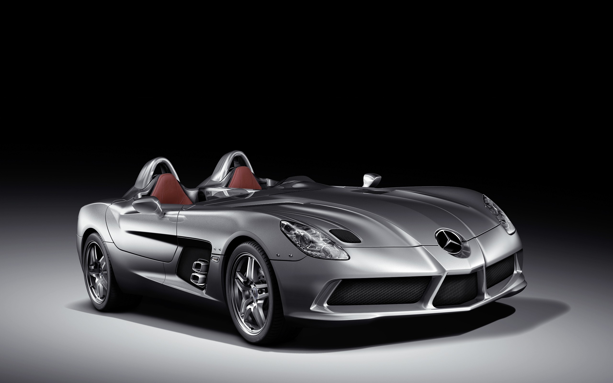 Необычный автомобиль Mercedes-Benz SLR Stirling Moss