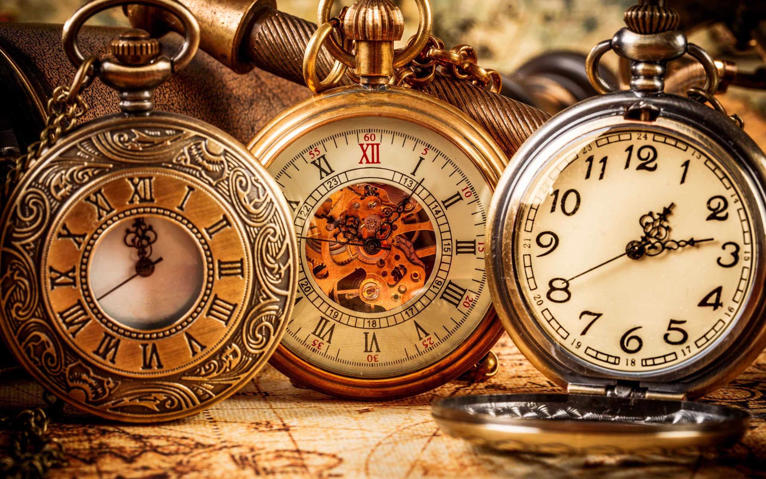 Старинные часы из драгоценных металлов