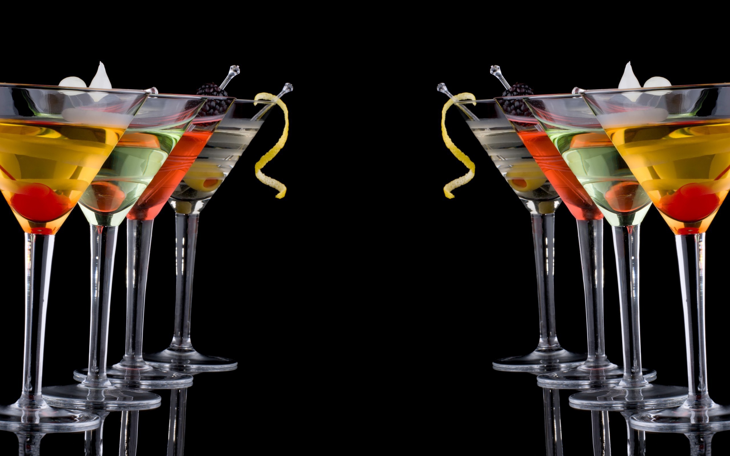 Слабоалкогольные коктейли, черный фон
