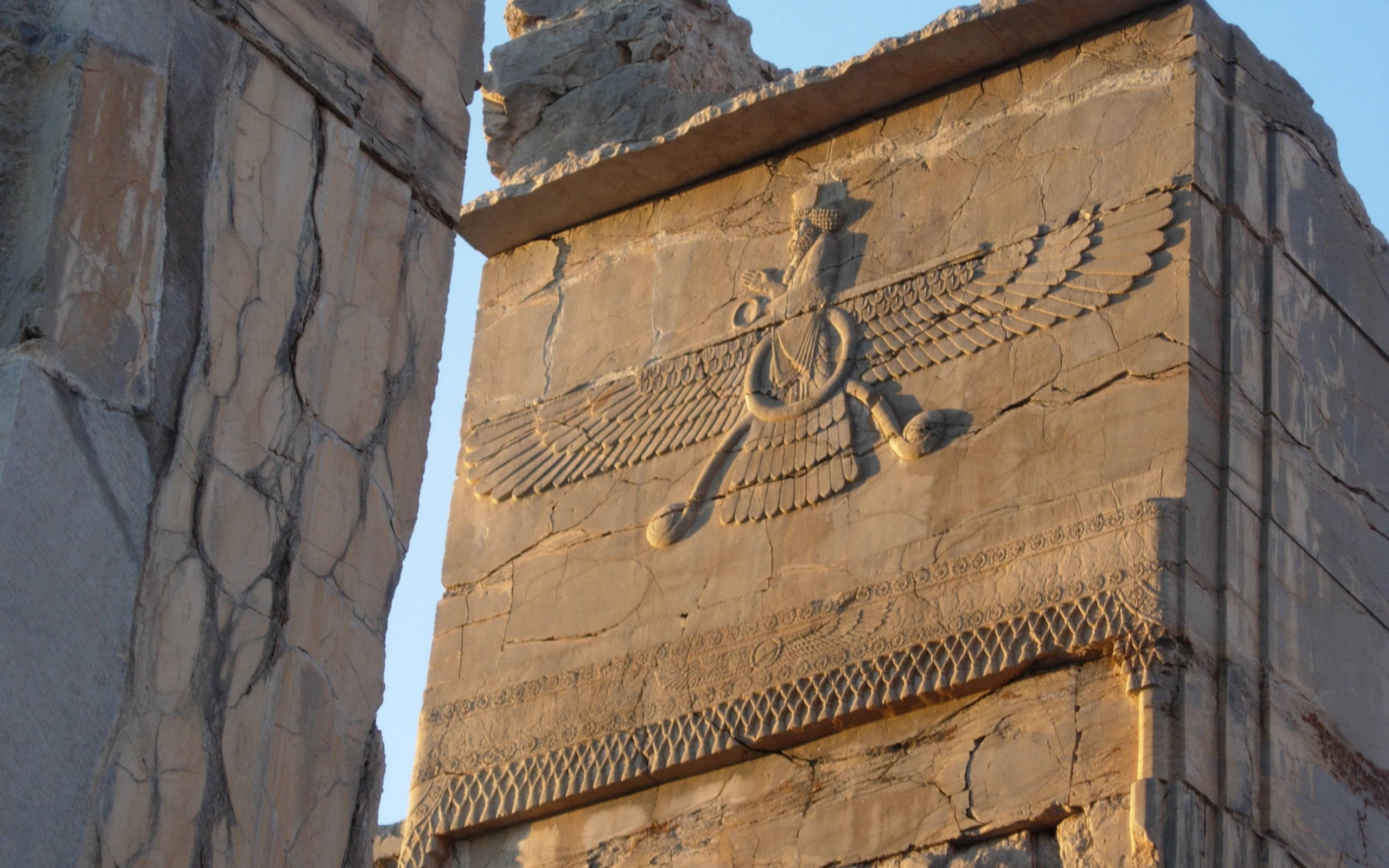 Барельефы в Ширазе, Иран