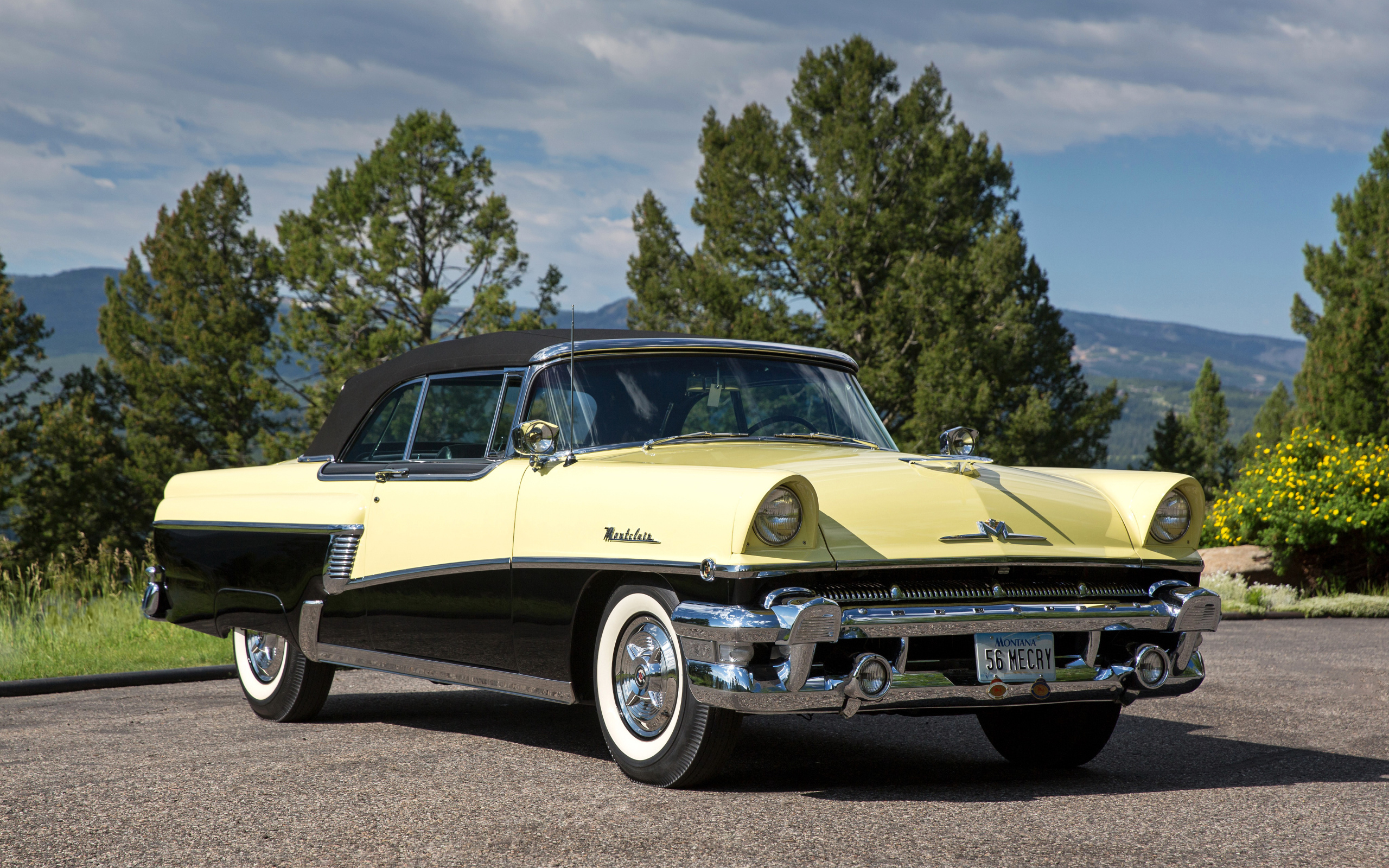 Ретро автомобиль Mercury Montclair Convertible 1956 года