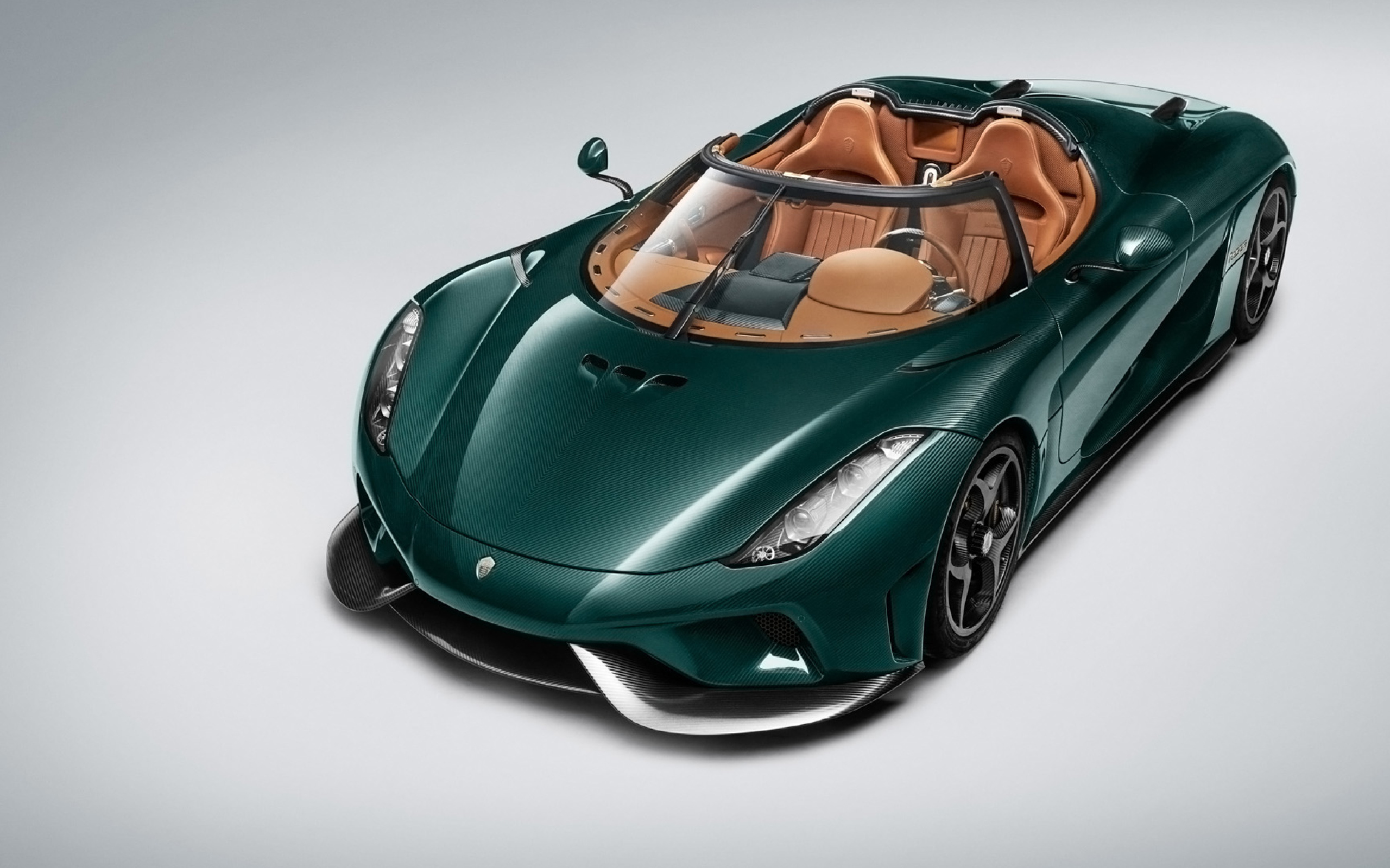 Зеленый автомобиль кабриолет  Koenigsegg Regera