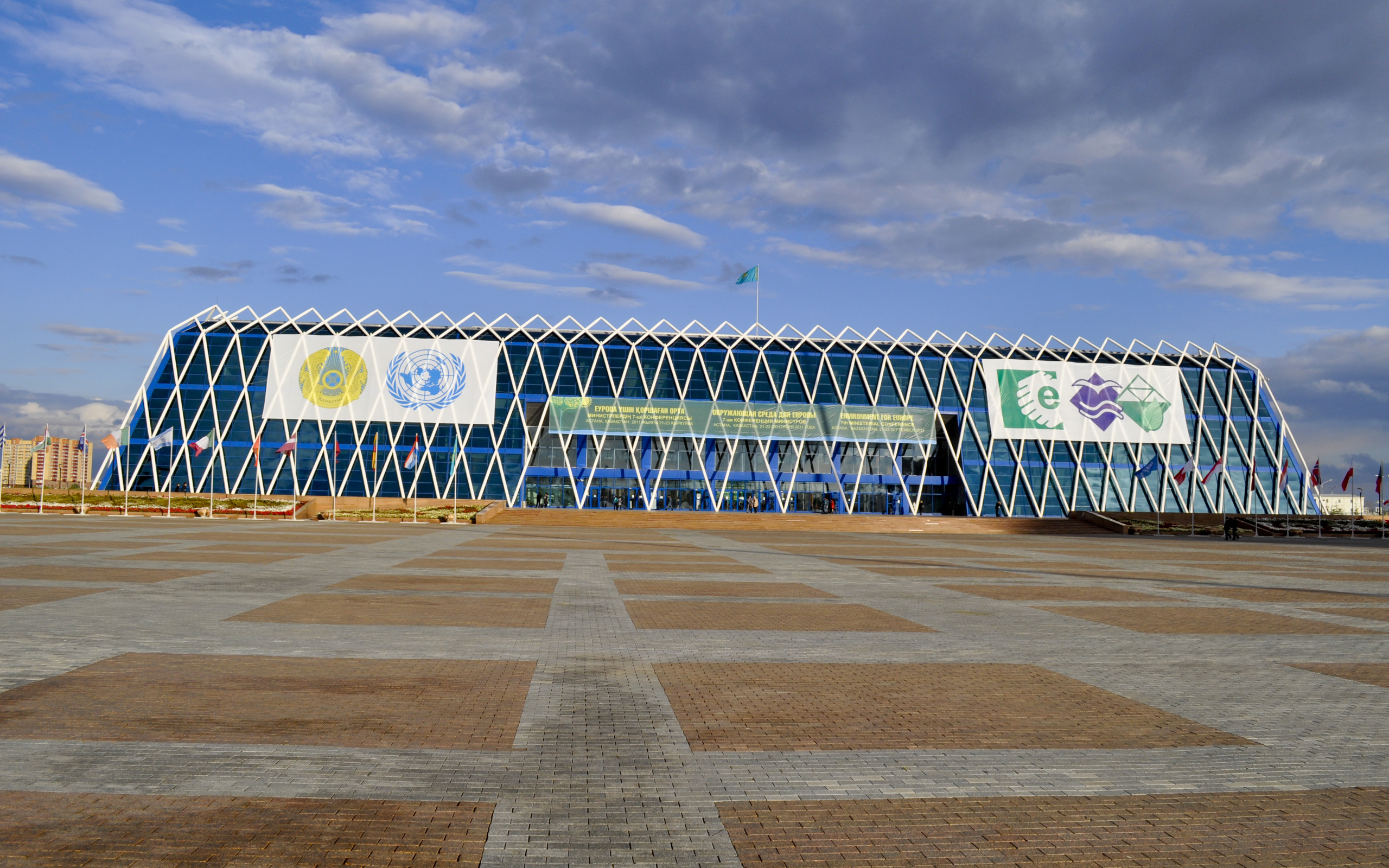 Дворец Независимости город Астана 