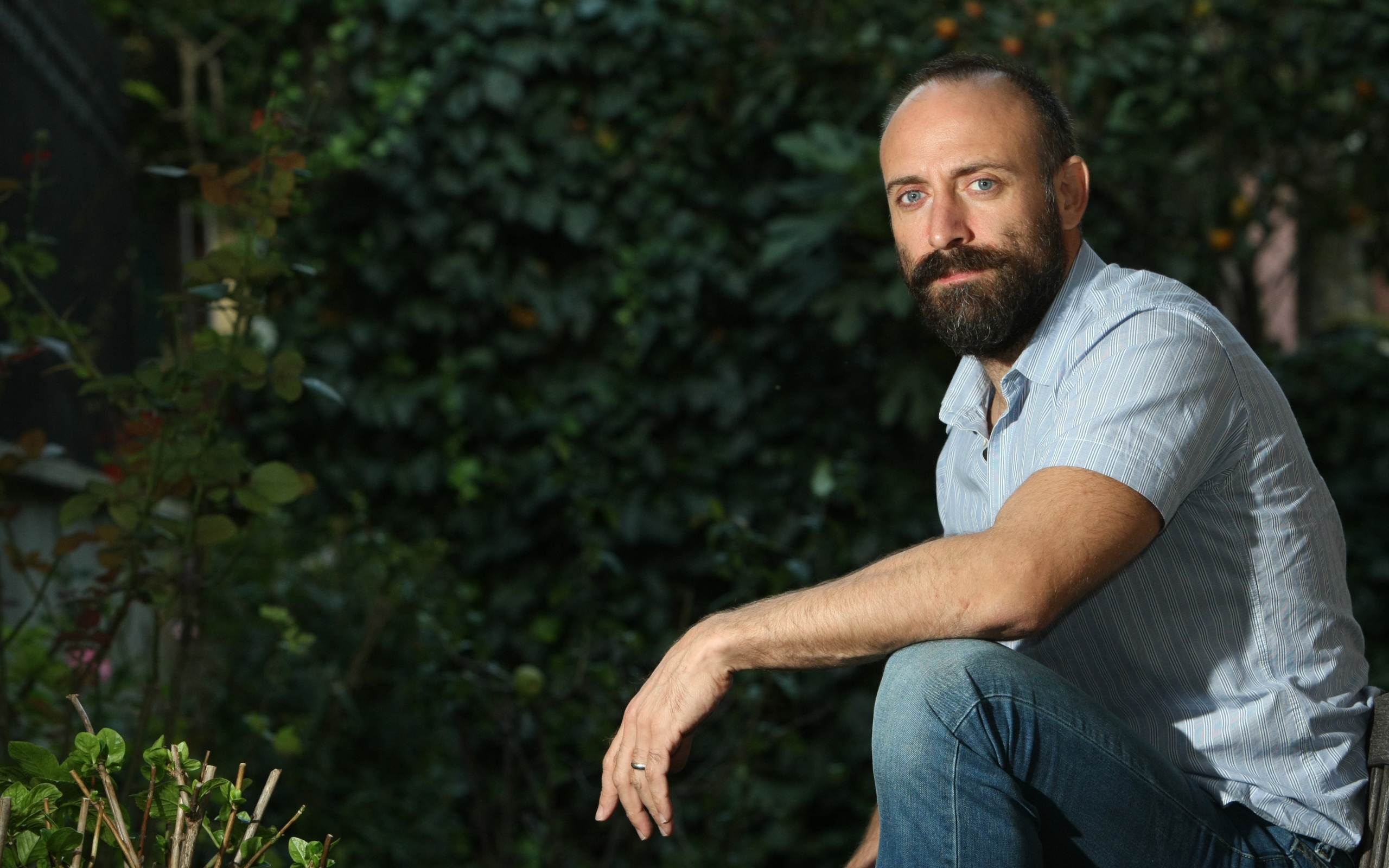 Популярный турецкий актер Халит Эргенч с бородой