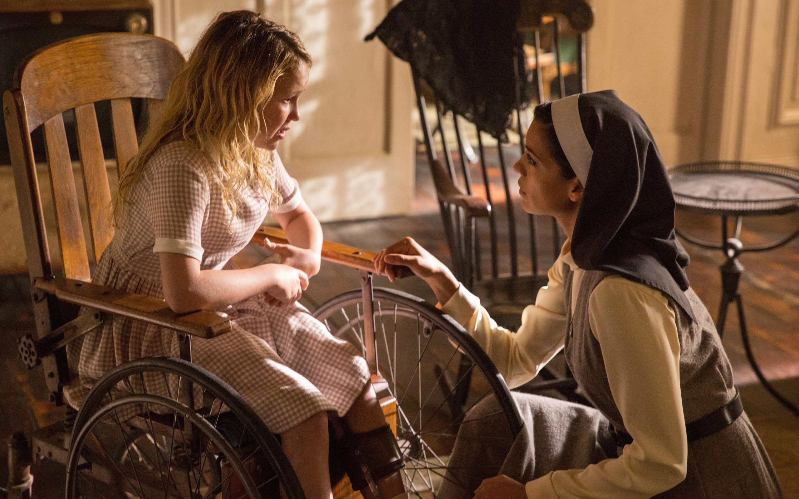 Персонажи фильма ужасов Проклятие Аннабель 2. Зарождение зла, 2017