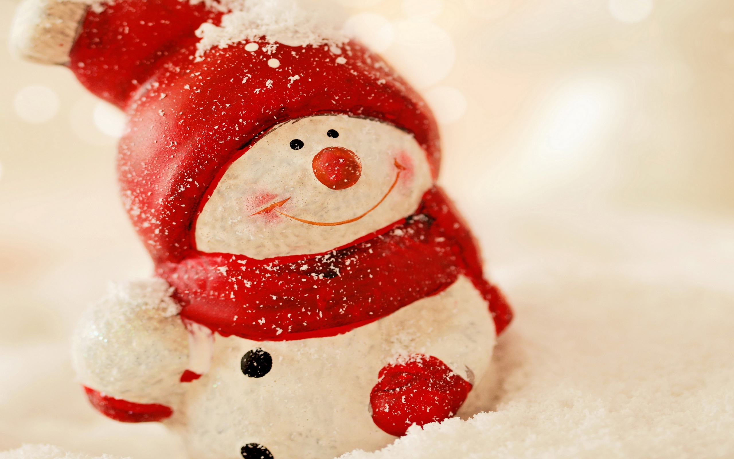 Игрушка снеговик в красной шапке на новый год 2018