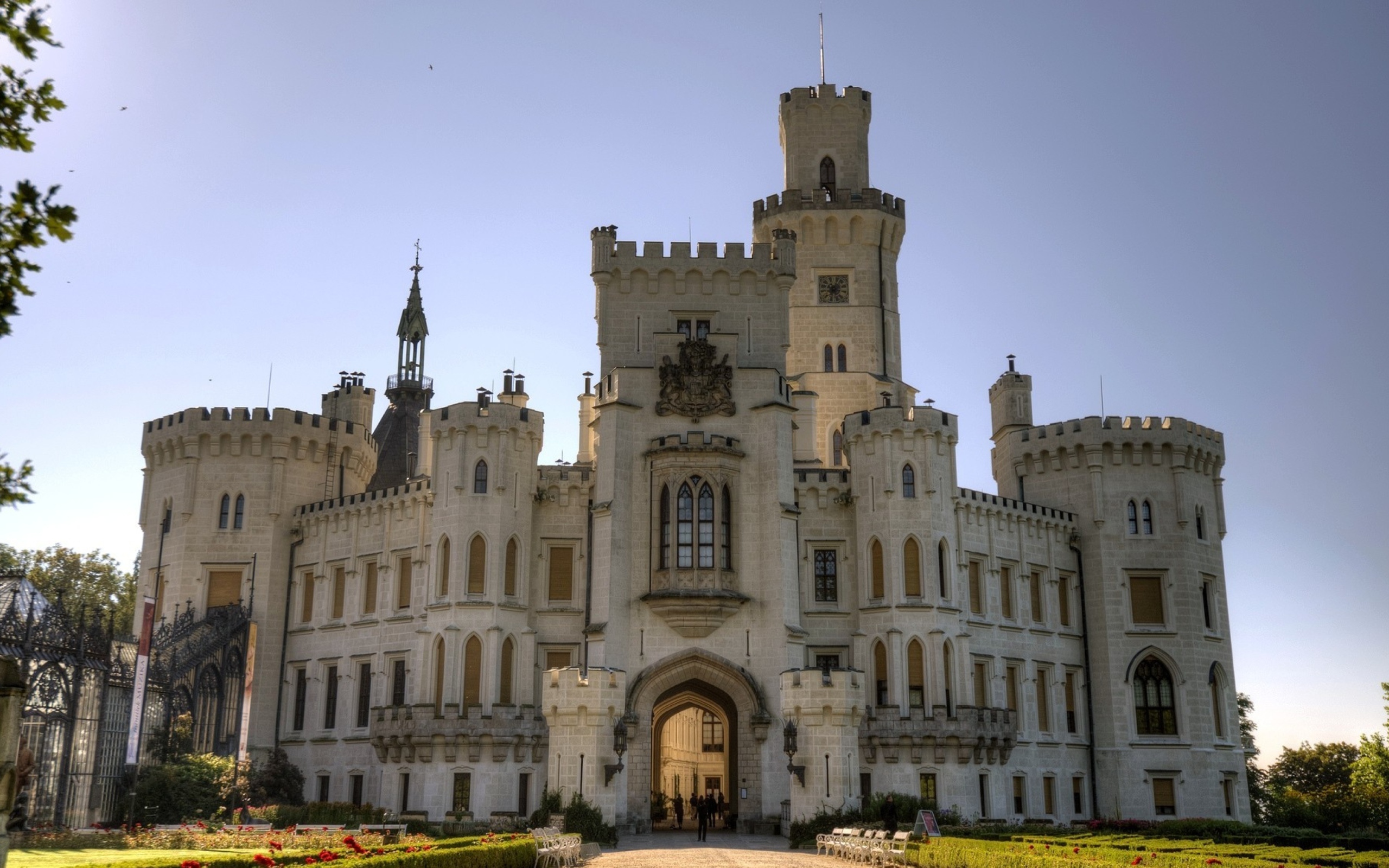 Красивый старинный замок Глубока, Чехия 