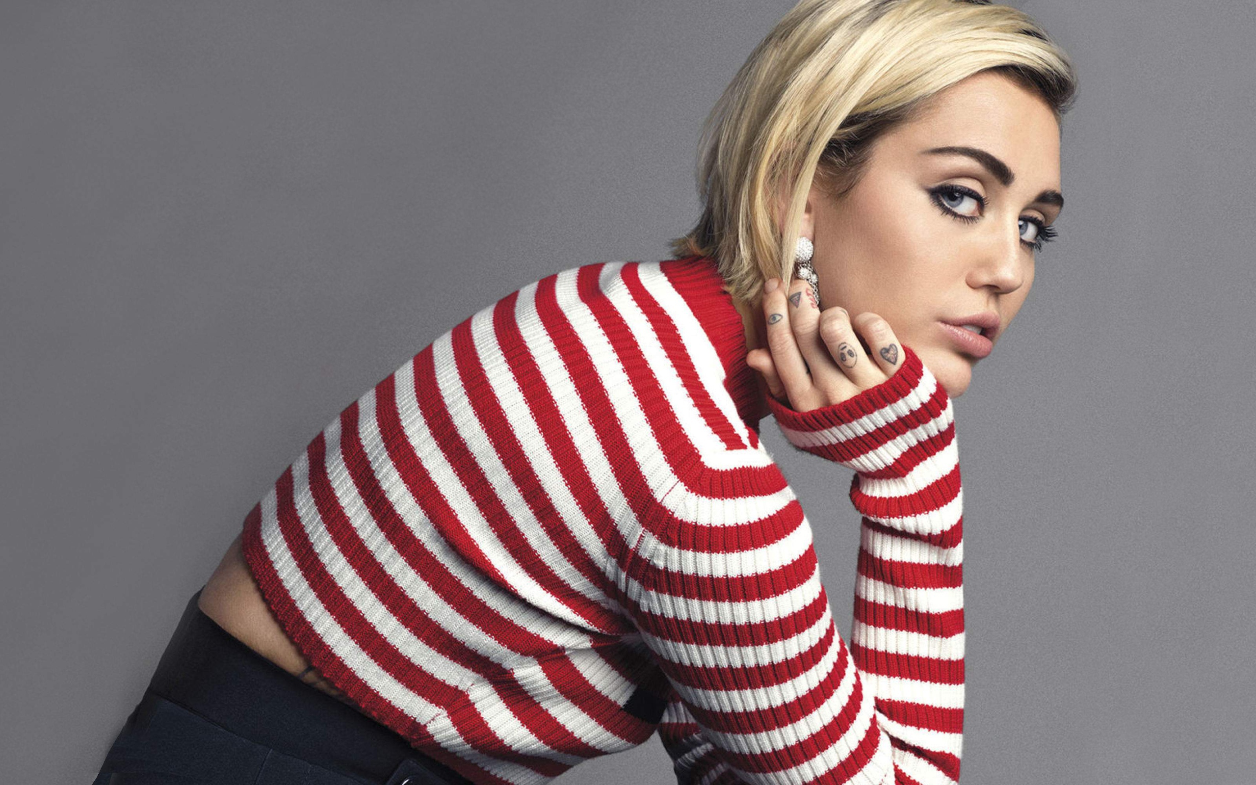 Popular singer Miley Cyrus, 2017